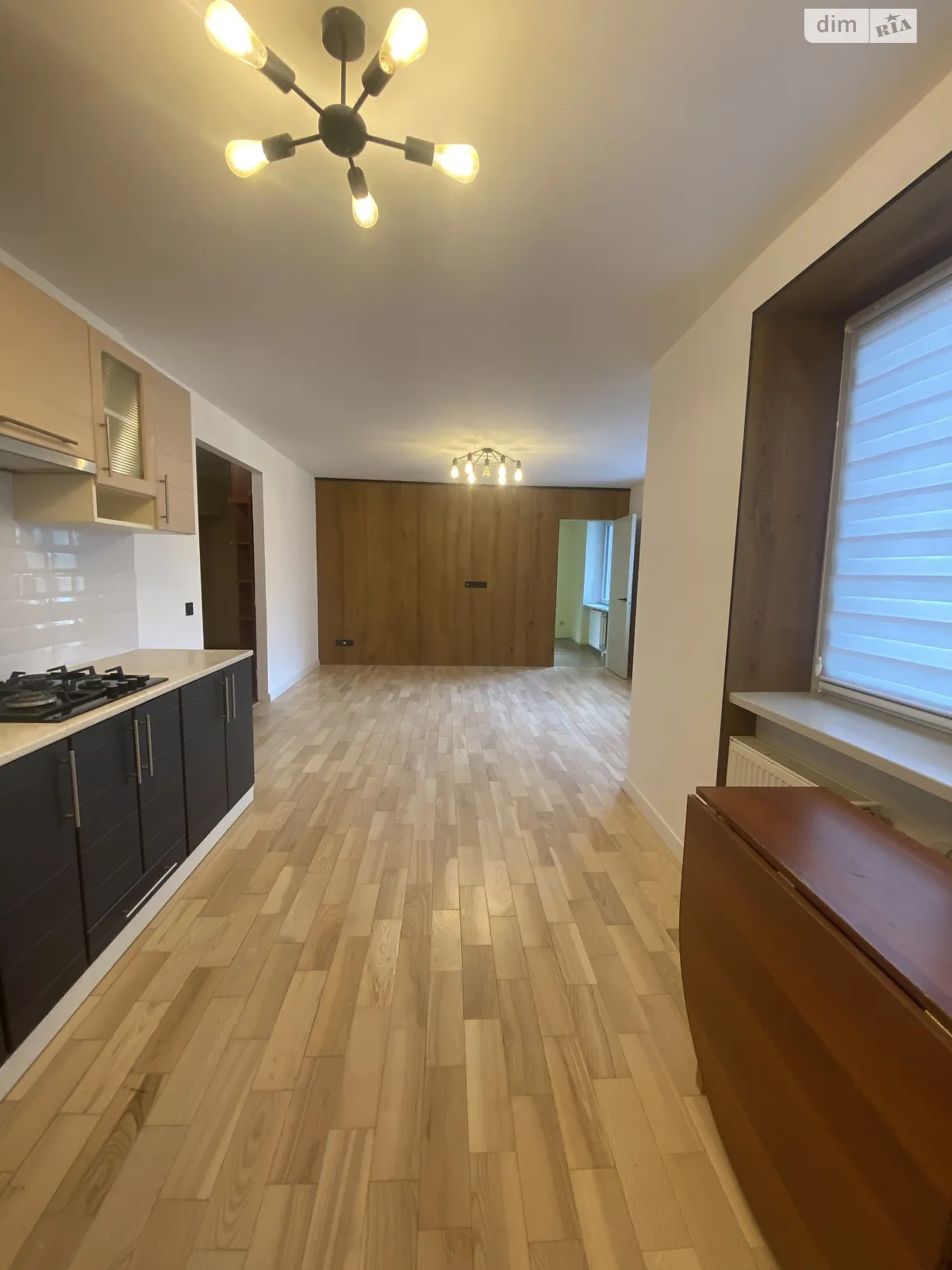 Продается 4-комнатная квартира 74 кв. м в Ужгороде, цена: 64000 $