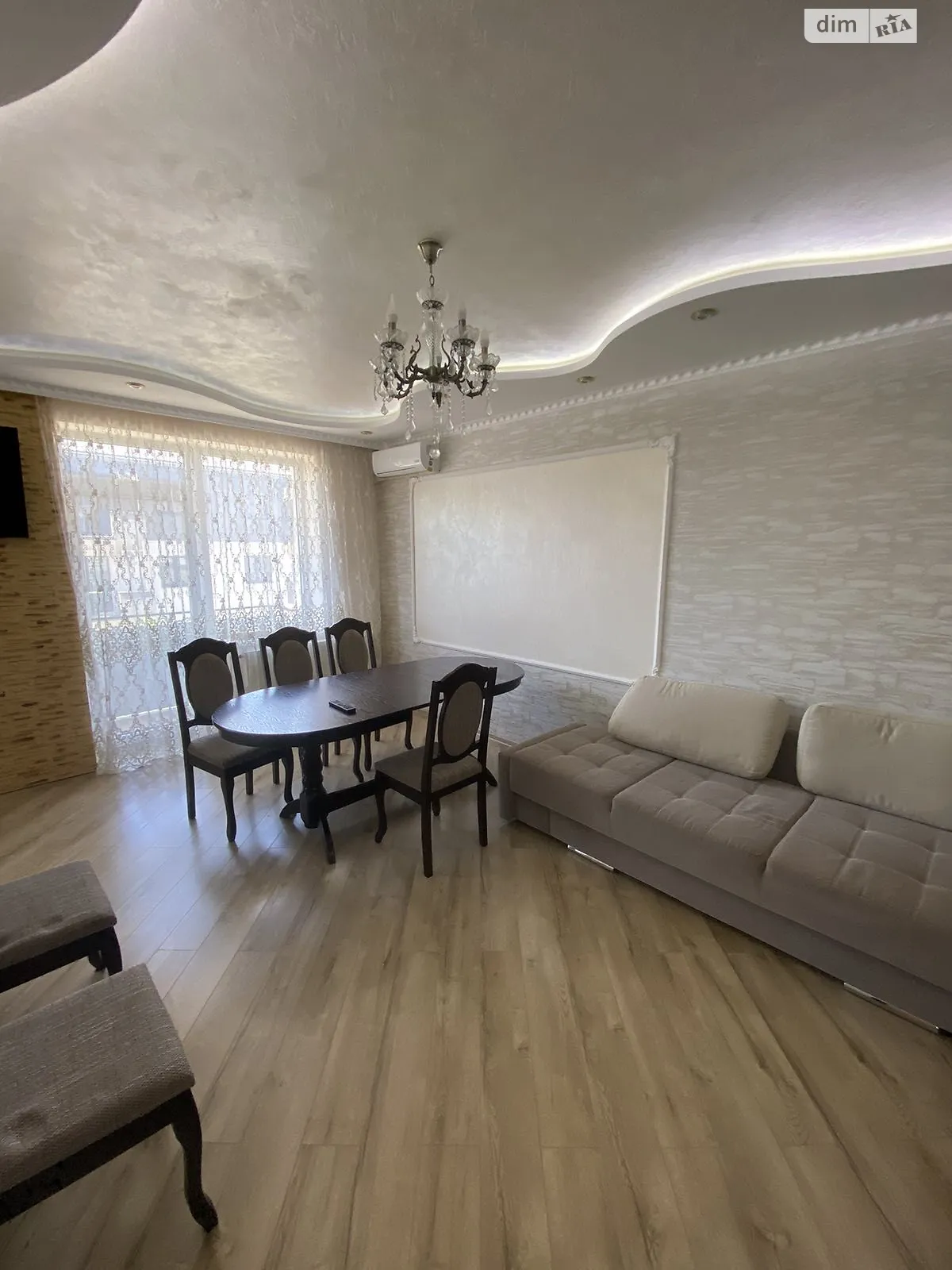 Сдается в аренду 2-комнатная квартира 65 кв. м в Ужгороде, цена: 700 $