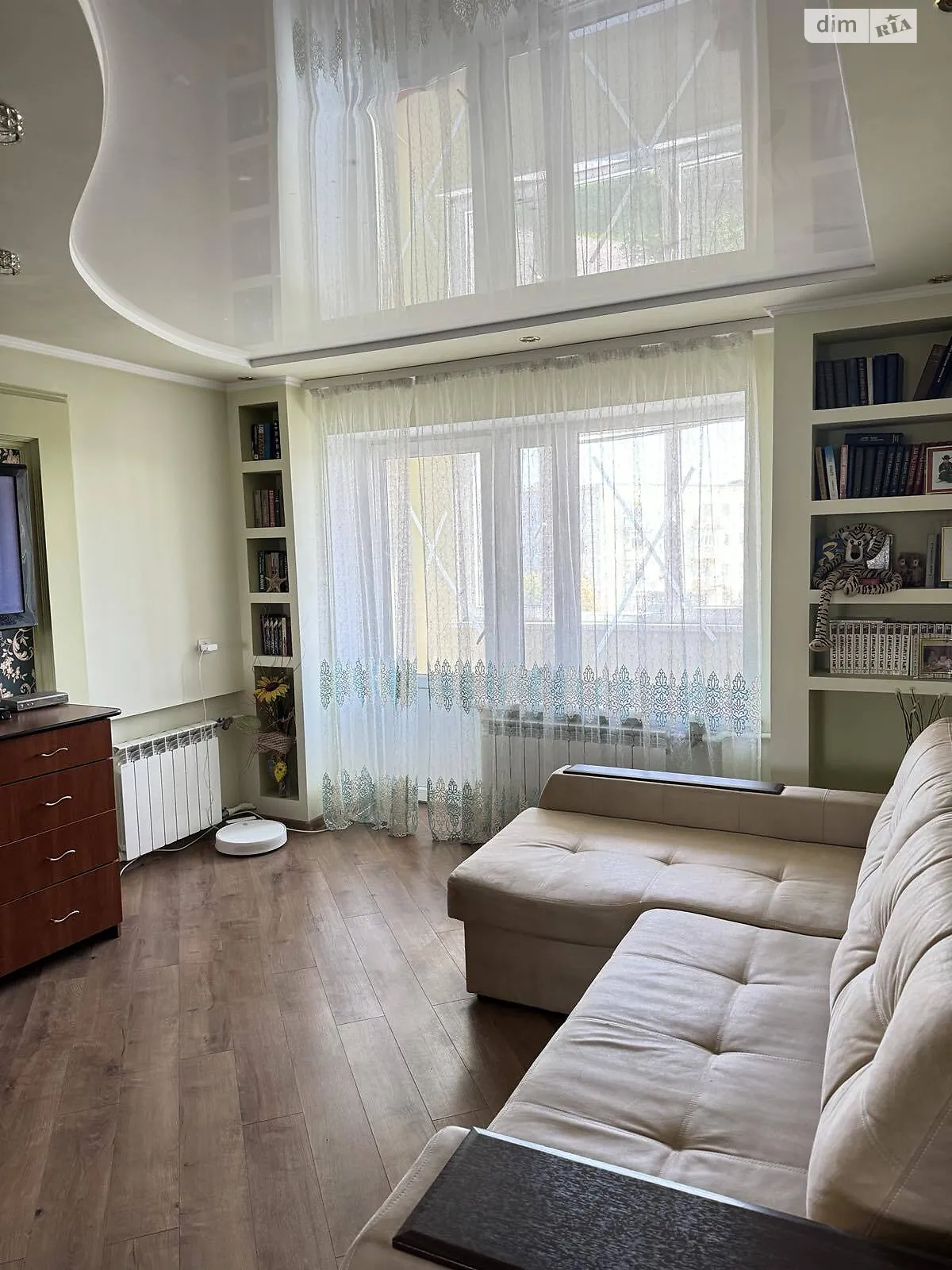 Продается 2-комнатная квартира 53.2 кв. м в Дрогобыче, ул. Михаила Грушевского