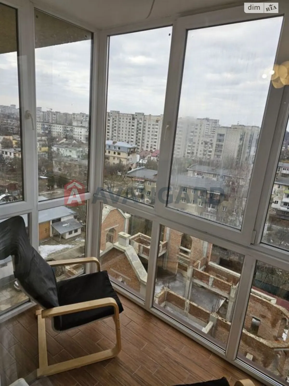 Продается 2-комнатная квартира 63 кв. м в Львове