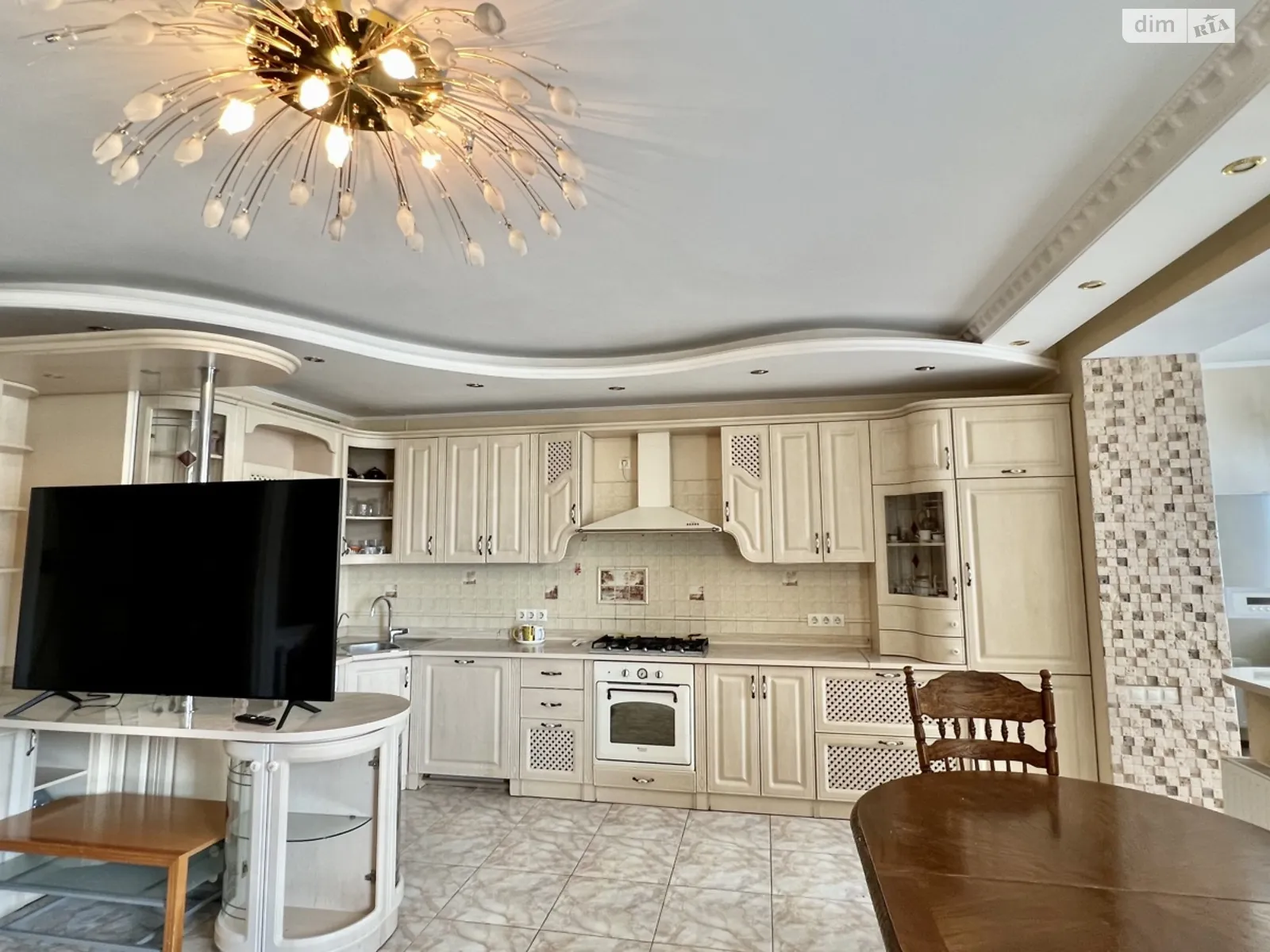 Сдается в аренду 3-комнатная квартира 125 кв. м в Одессе