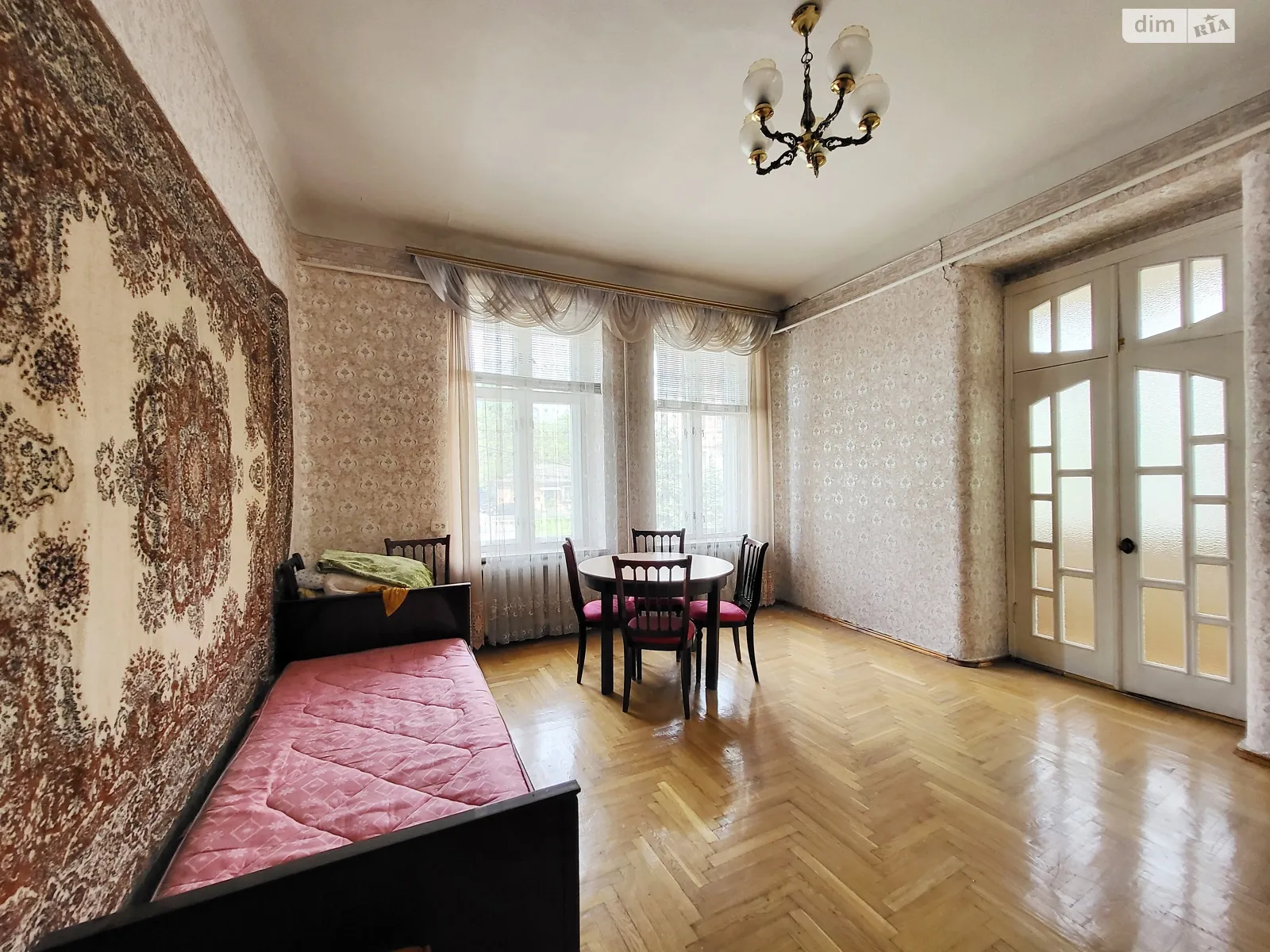 Продается 5-комнатная квартира 130 кв. м в Виннице, ул. Театральная
