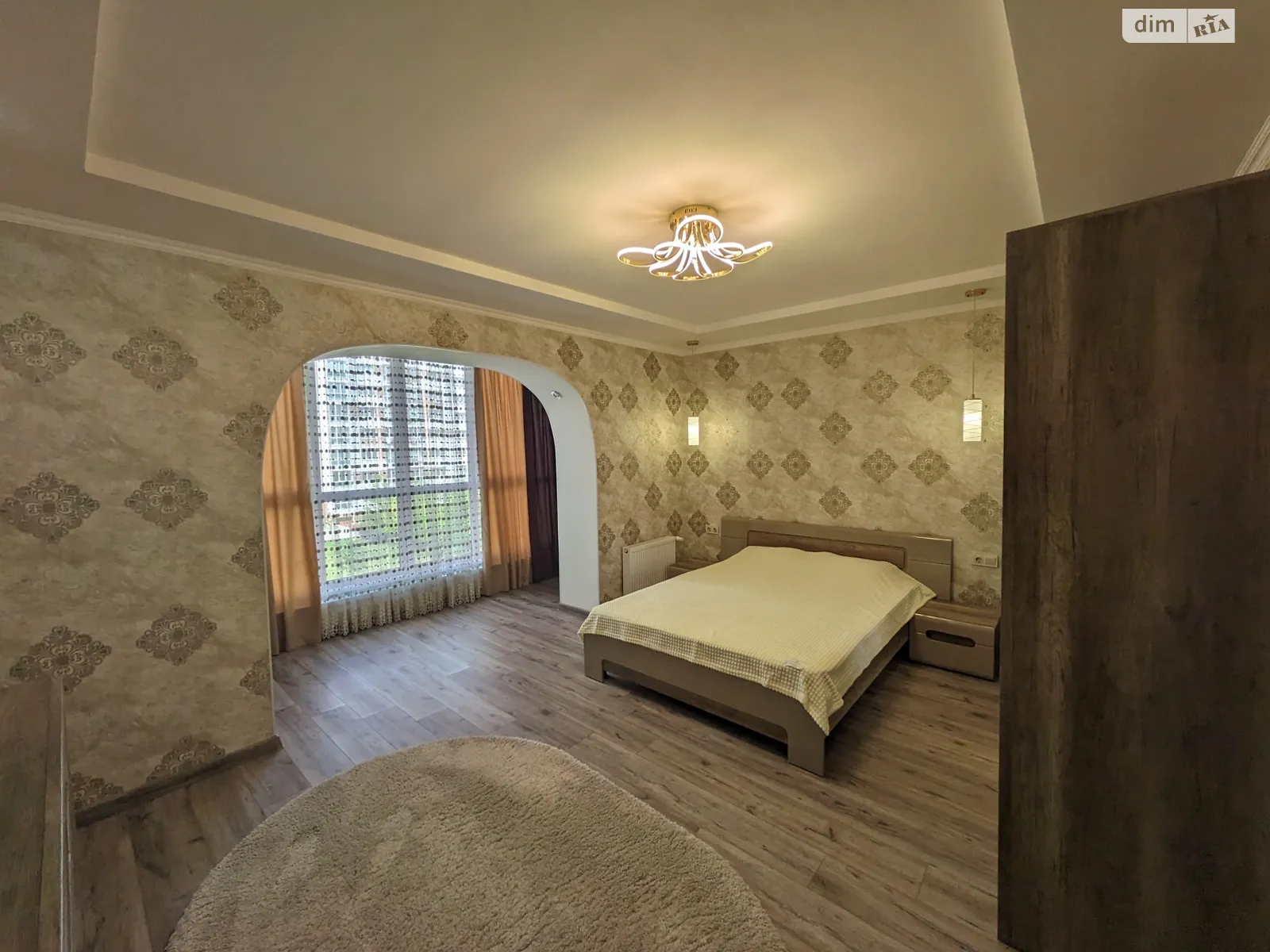 Продается 2-комнатная квартира 76.9 кв. м в Ивано-Франковске, ул. Стуса Василия, 32