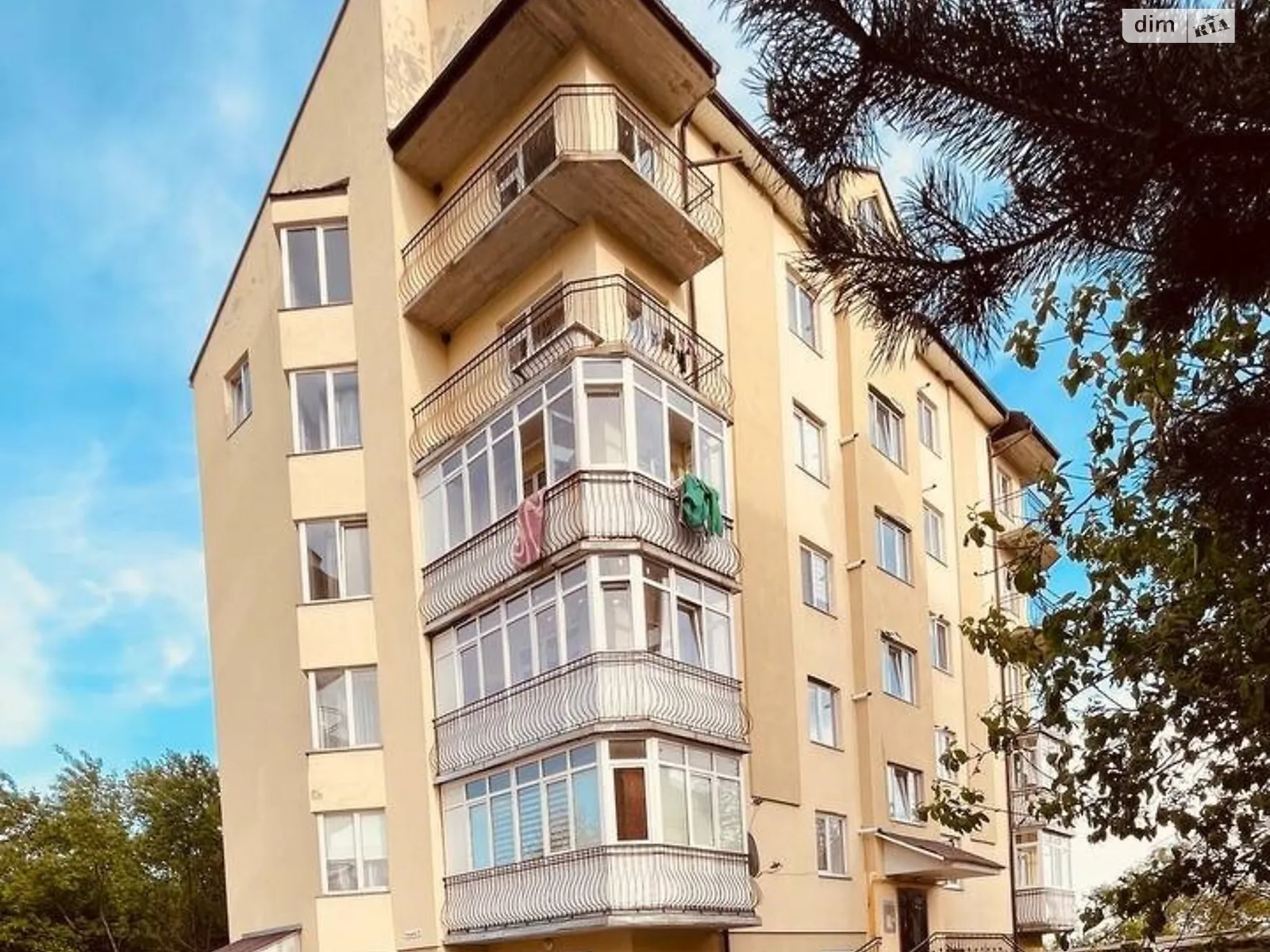 Продается 2-комнатная квартира 65 кв. м в Ивано-Франковске, ул. Медицинская - фото 1