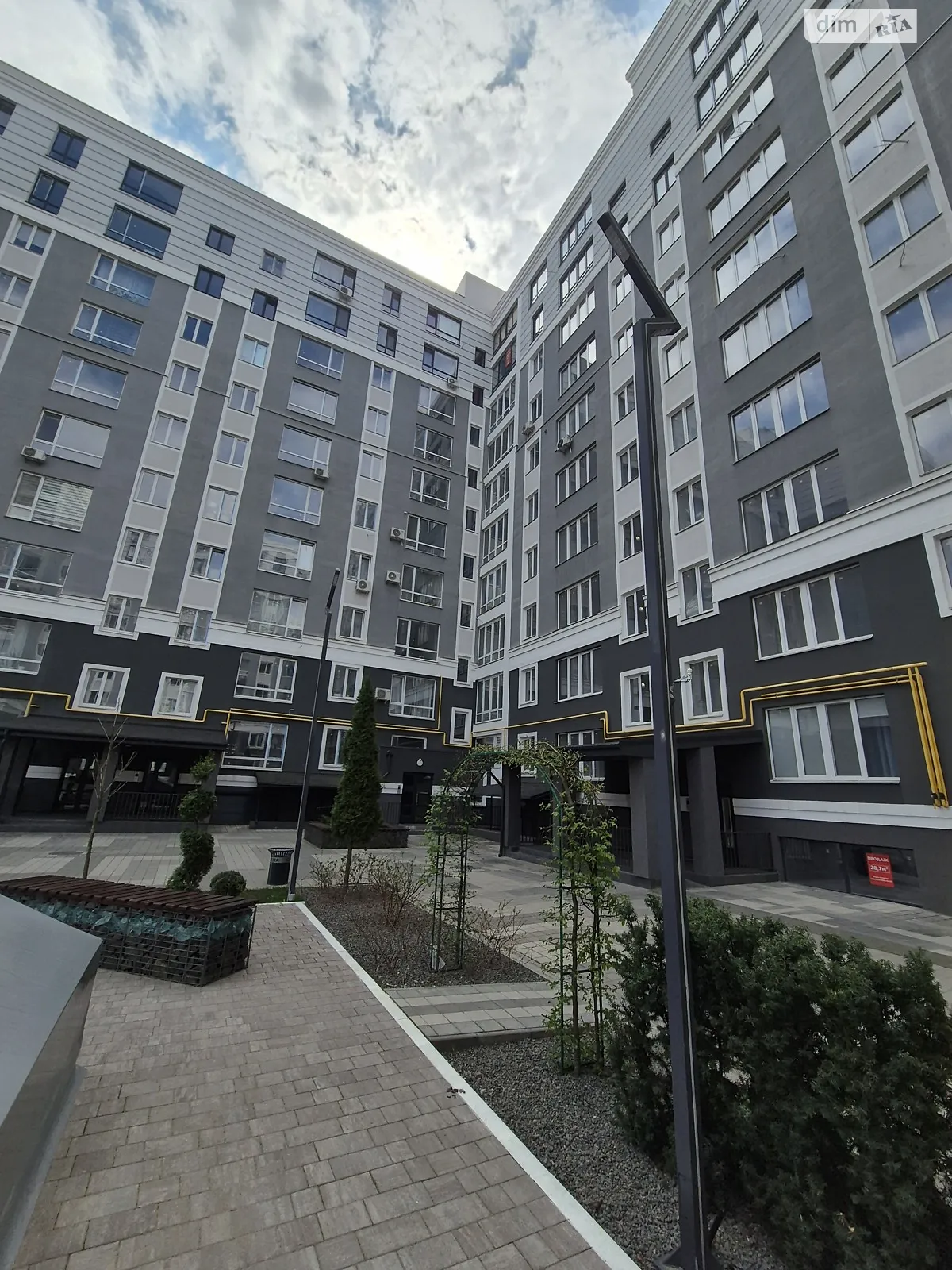 Продається 1-кімнатна квартира 32 кв. м у Бучі, вул. Івана Кожедуба - фото 1