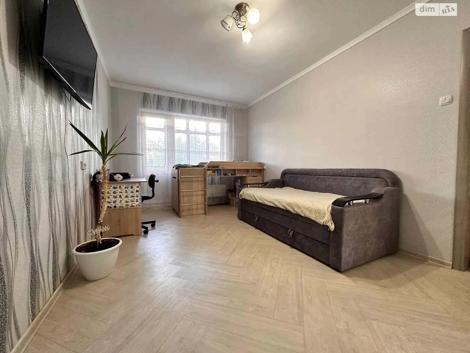 Продается 1-комнатная квартира 36 кв. м в Белой Церкви, ул. Василия Стуса - фото 1