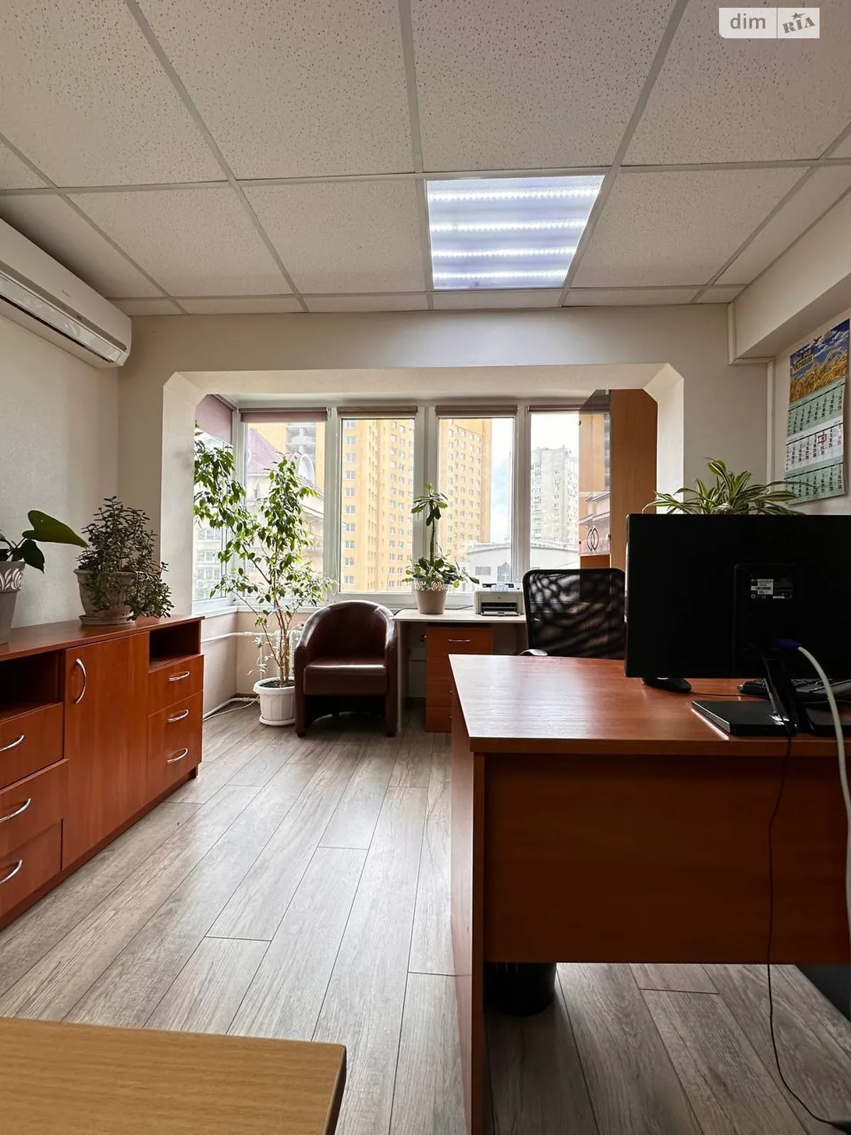 Продается офис 256 кв. м в бизнес-центре - фото 2