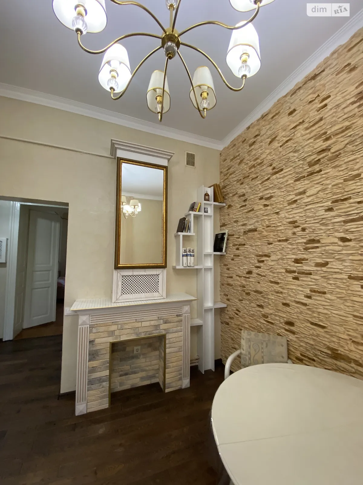 Продается 3-комнатная квартира 83 кв. м в Черновцах, цена: 120000 $