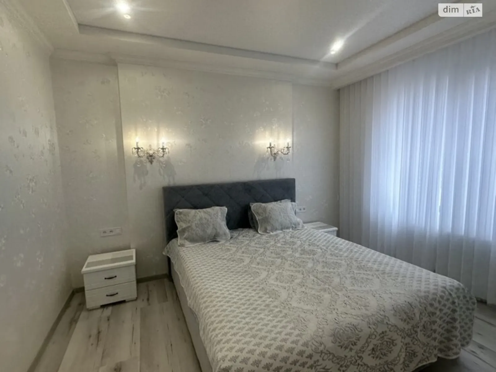 Сдается в аренду 2-комнатная квартира 55 кв. м в Одессе, ул. Генуэзская, 1 - фото 1
