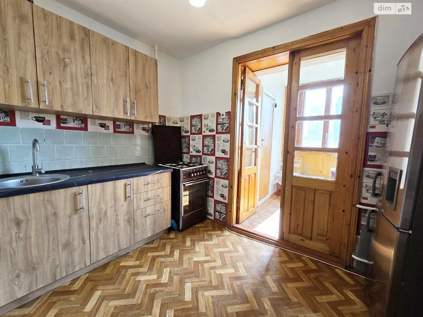 Сдается в аренду 1-комнатная квартира 38 кв. м в Черновцах, цена: 200 $