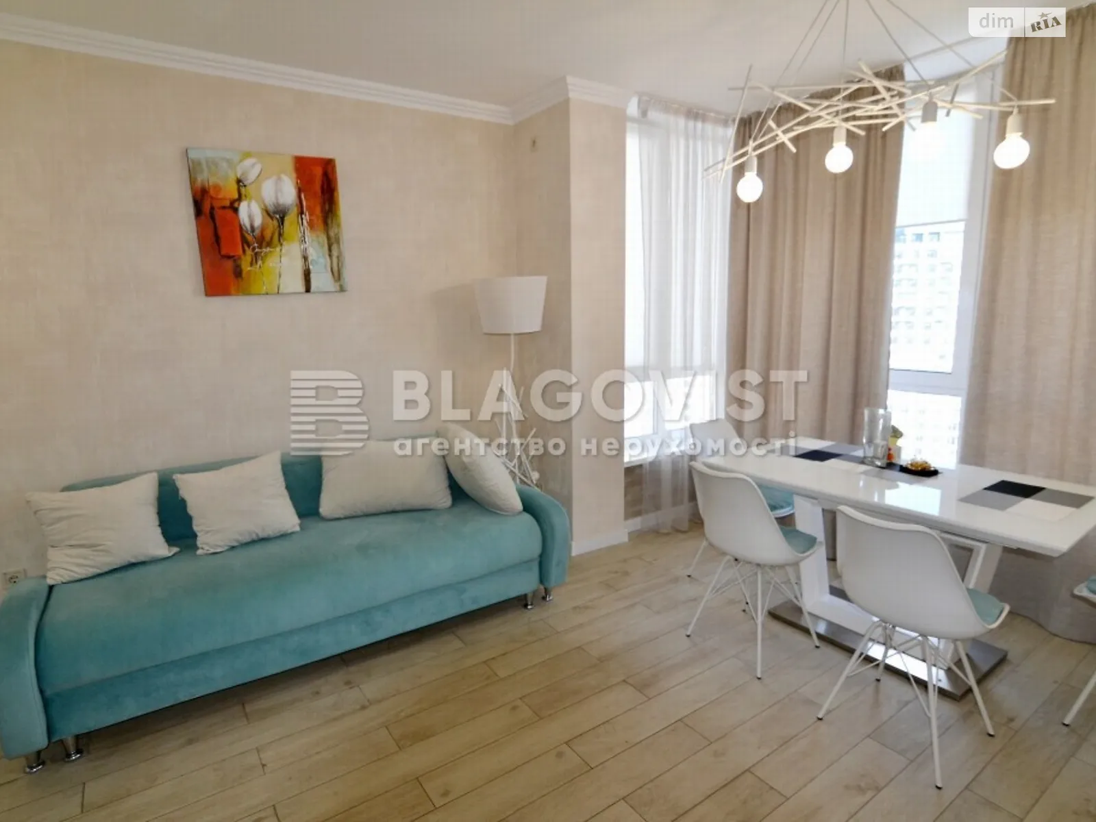 Продается 3-комнатная квартира 96 кв. м в Киеве, ул. Ованеса Туманяна, 15А