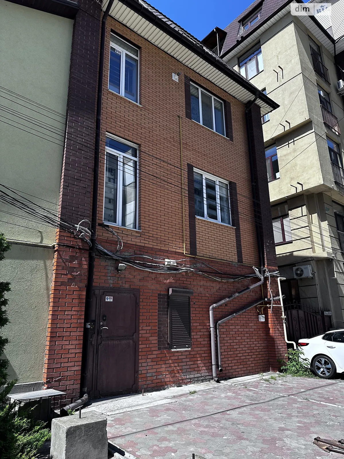 Продается 3-комнатная квартира 102 кв. м в Днепре, ул. Аллы Горской(Нарымская), 106