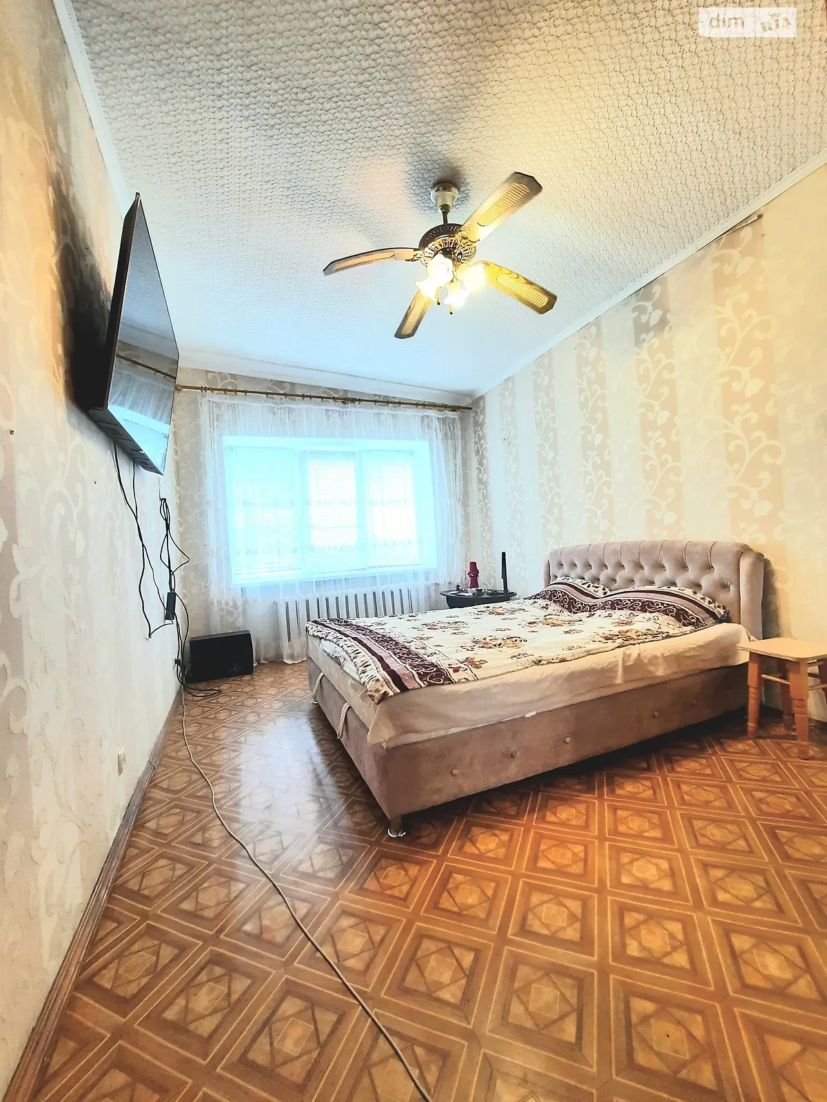Продається 2-кімнатна квартира 40 кв. м у Чорноморську, вул. 1 Травня