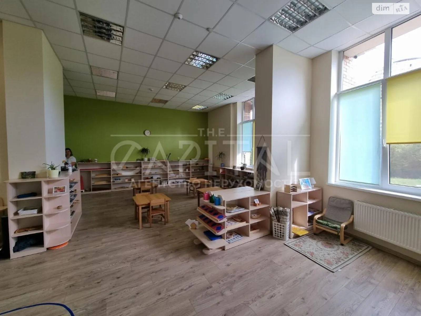 Продается офис 220 кв. м в бизнес-центре, цена: 230000 $