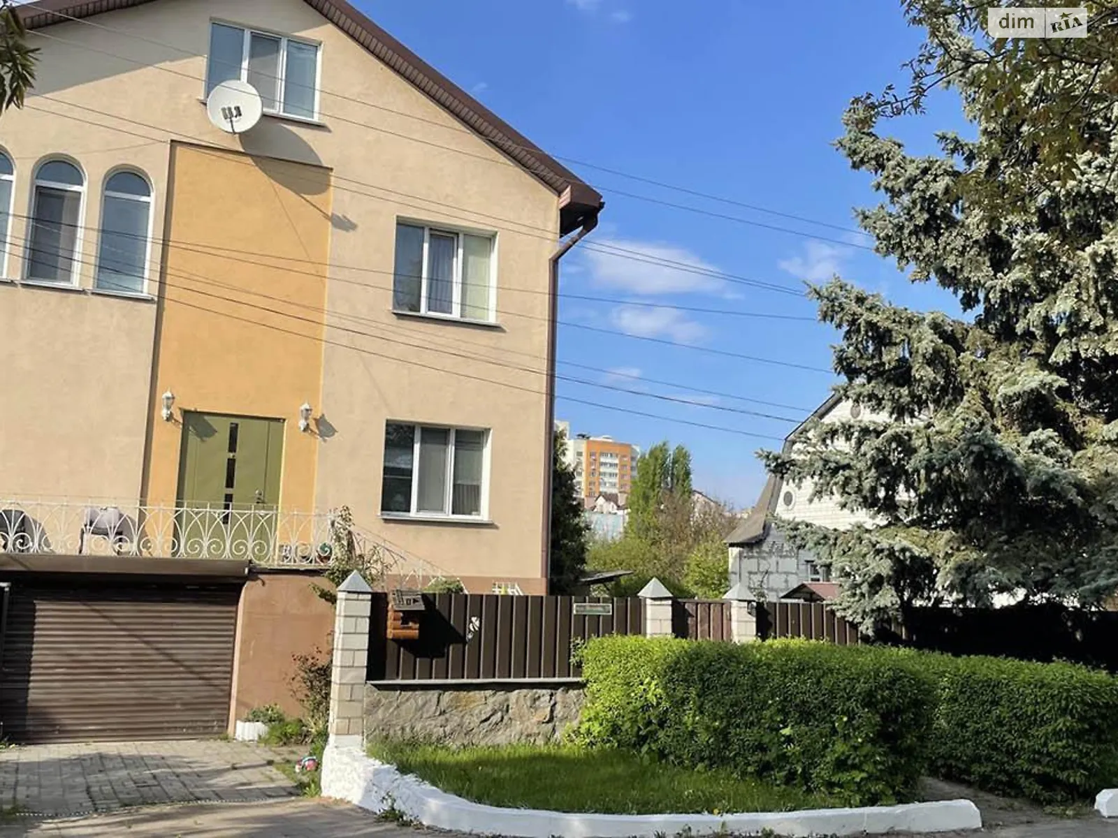 Продается дом на 3 этажа 334 кв. м с мебелью, цена: 209000 $ - фото 1