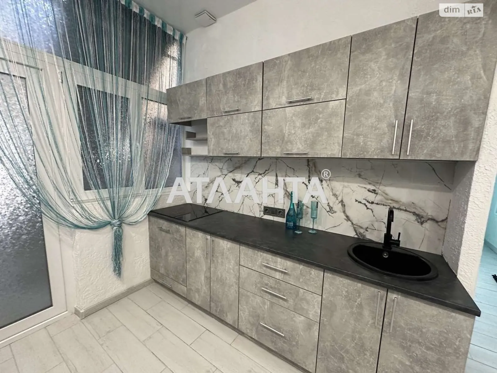 Продается 1-комнатная квартира 38 кв. м в Одессе, ул. Екатерининская - фото 1
