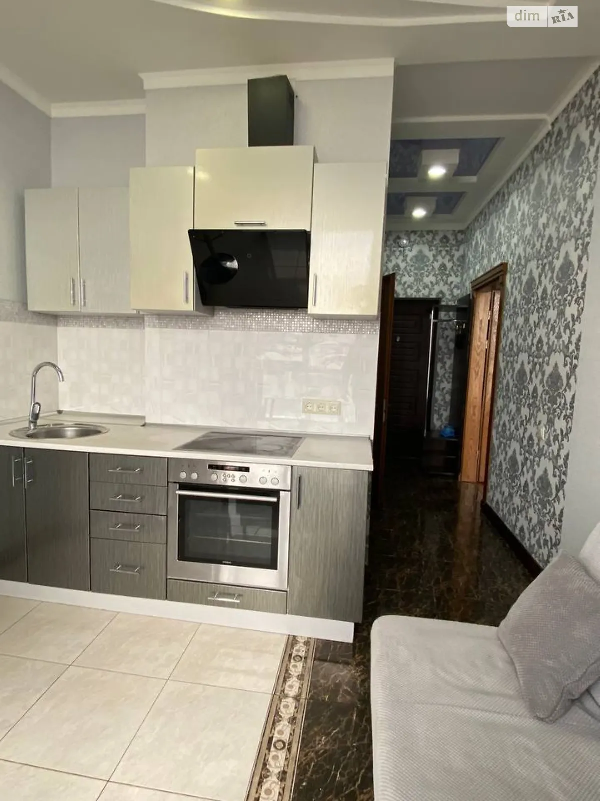 Продается 1-комнатная квартира 40 кв. м в Одессе, бул. Французский, 60Б