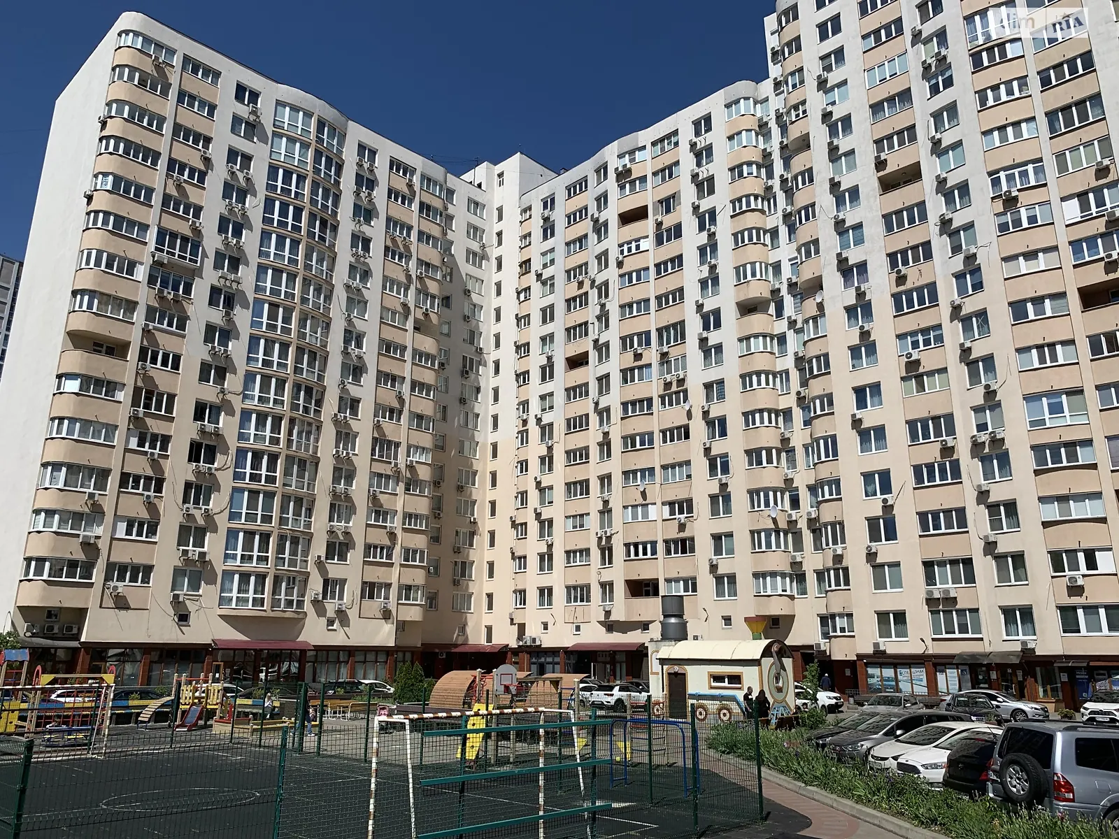 Продается 1-комнатная квартира 51 кв. м в Киеве, просп. Лобановского, 150В