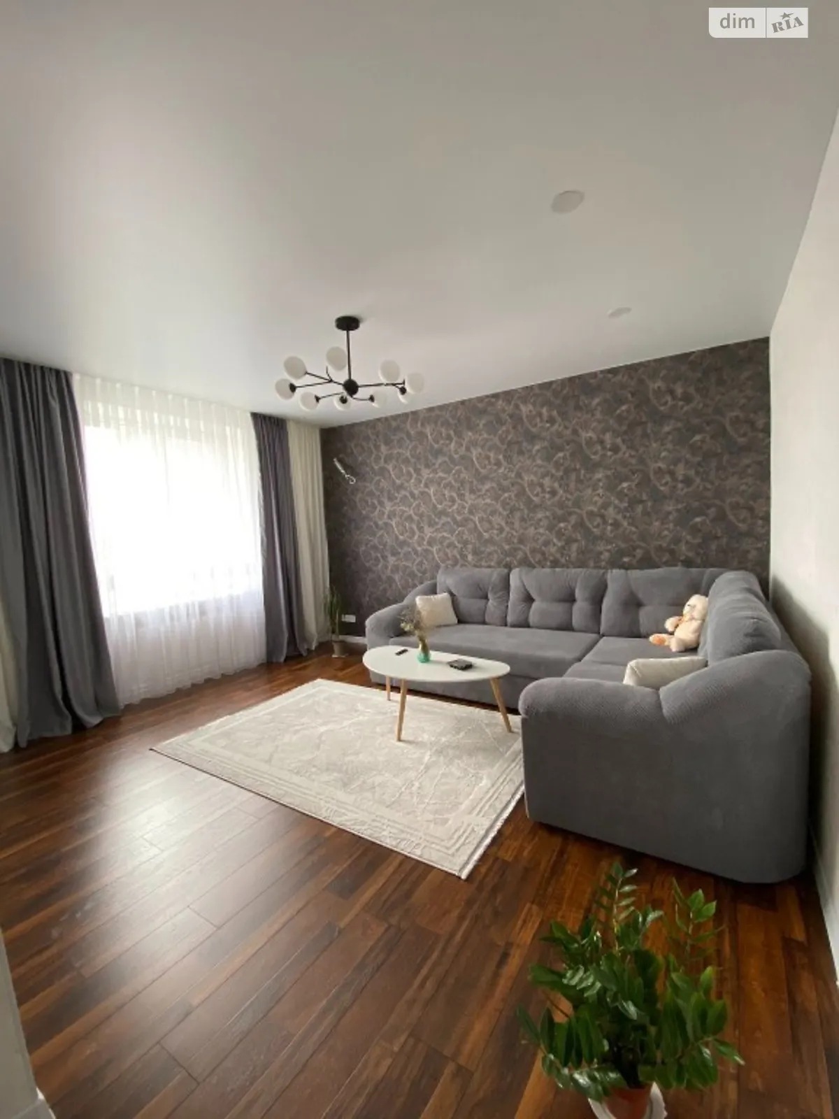 Продается 4-комнатная квартира 88.4 кв. м в Хмельницком