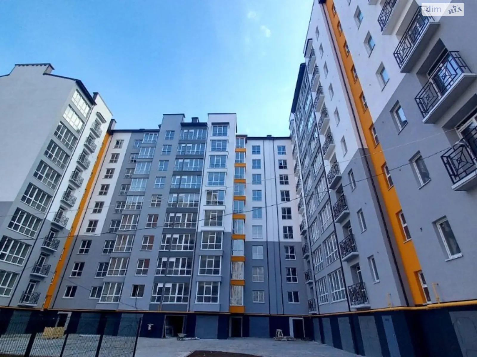 Продается 2-комнатная квартира 69.1 кв. м в Ивано-Франковске, ул. Химиков, 34