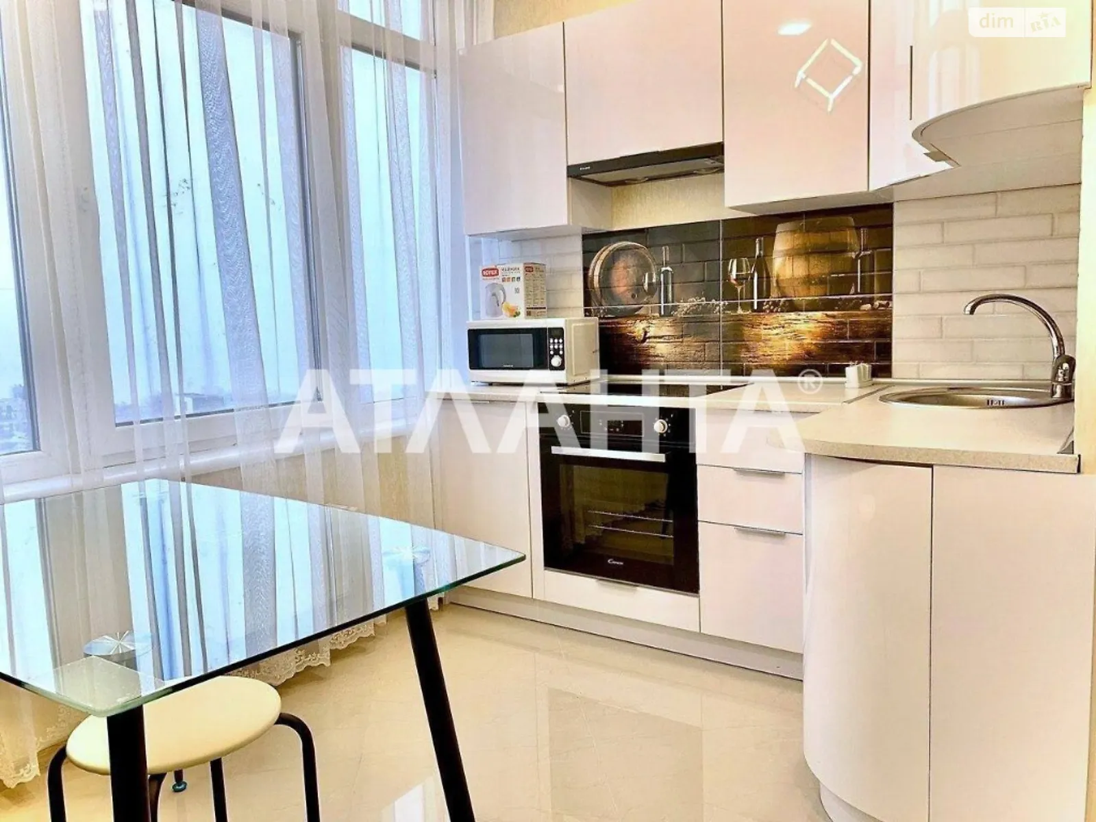 Продается 2-комнатная квартира 53 кв. м в Одессе, ул. Каманина