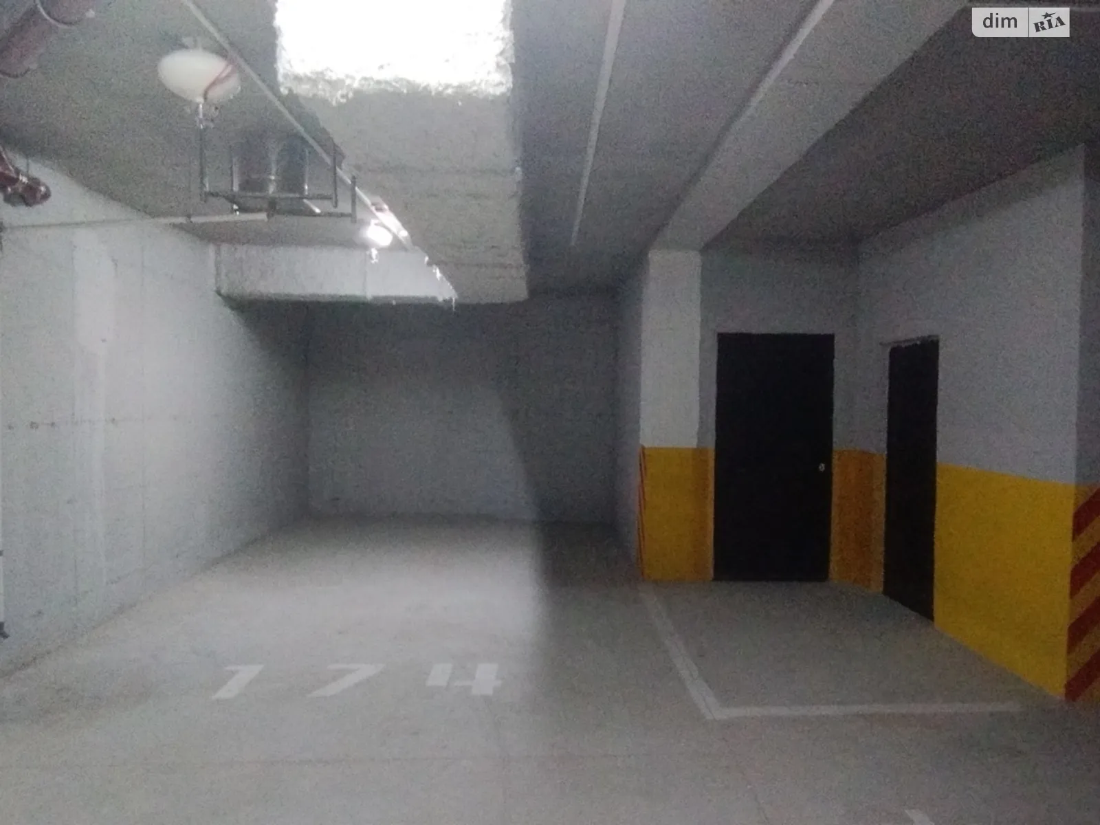 Сдается в аренду подземный паркинг под легковое авто на 22.5 кв. м, цена: 3000 грн - фото 1