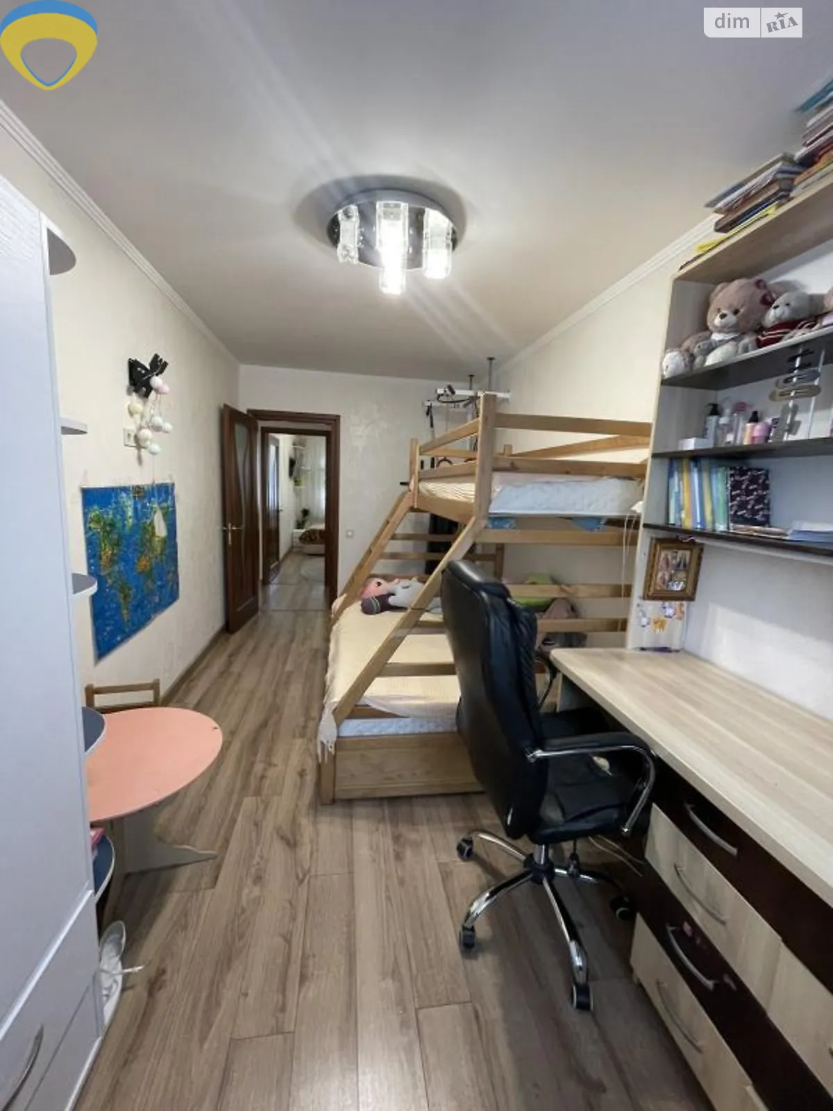 Продается 3-комнатная квартира 58.3 кв. м в Одессе, ул. Героев Крут