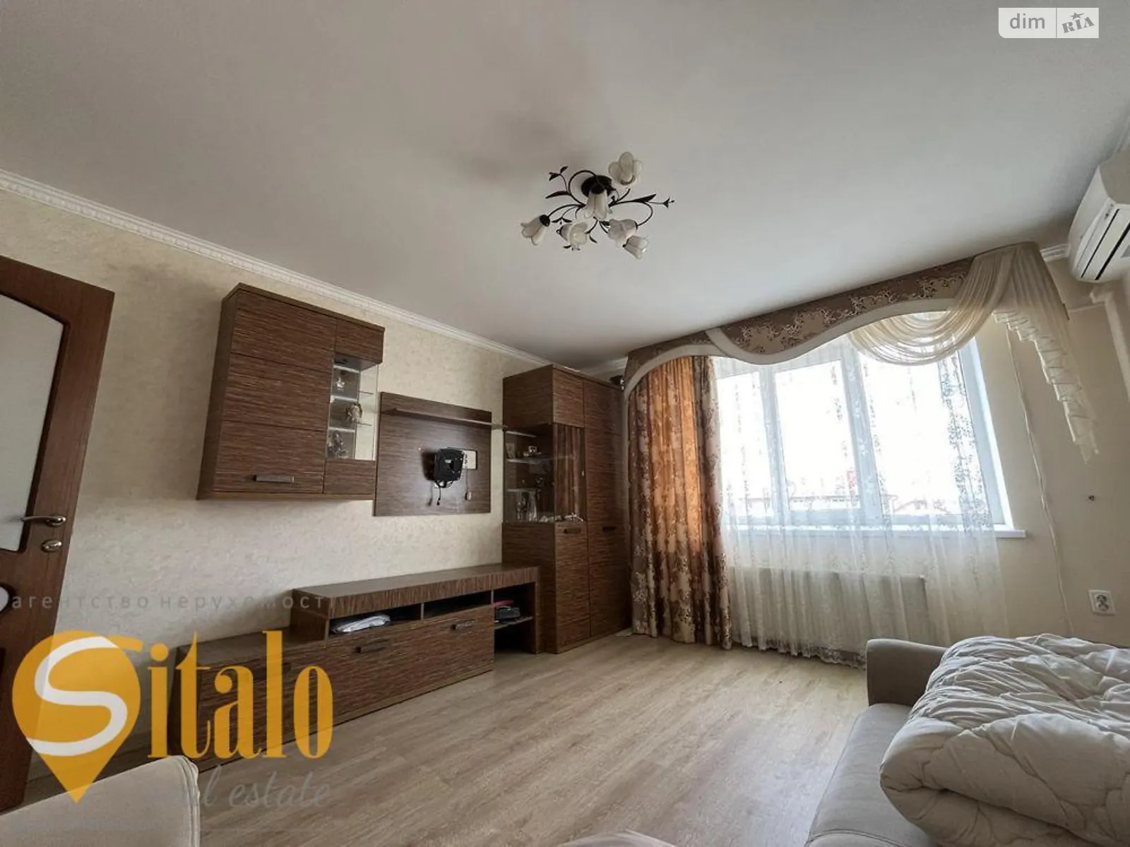 Продается 2-комнатная квартира 57.5 кв. м в Ивано-Франковске, ул. Крайняя