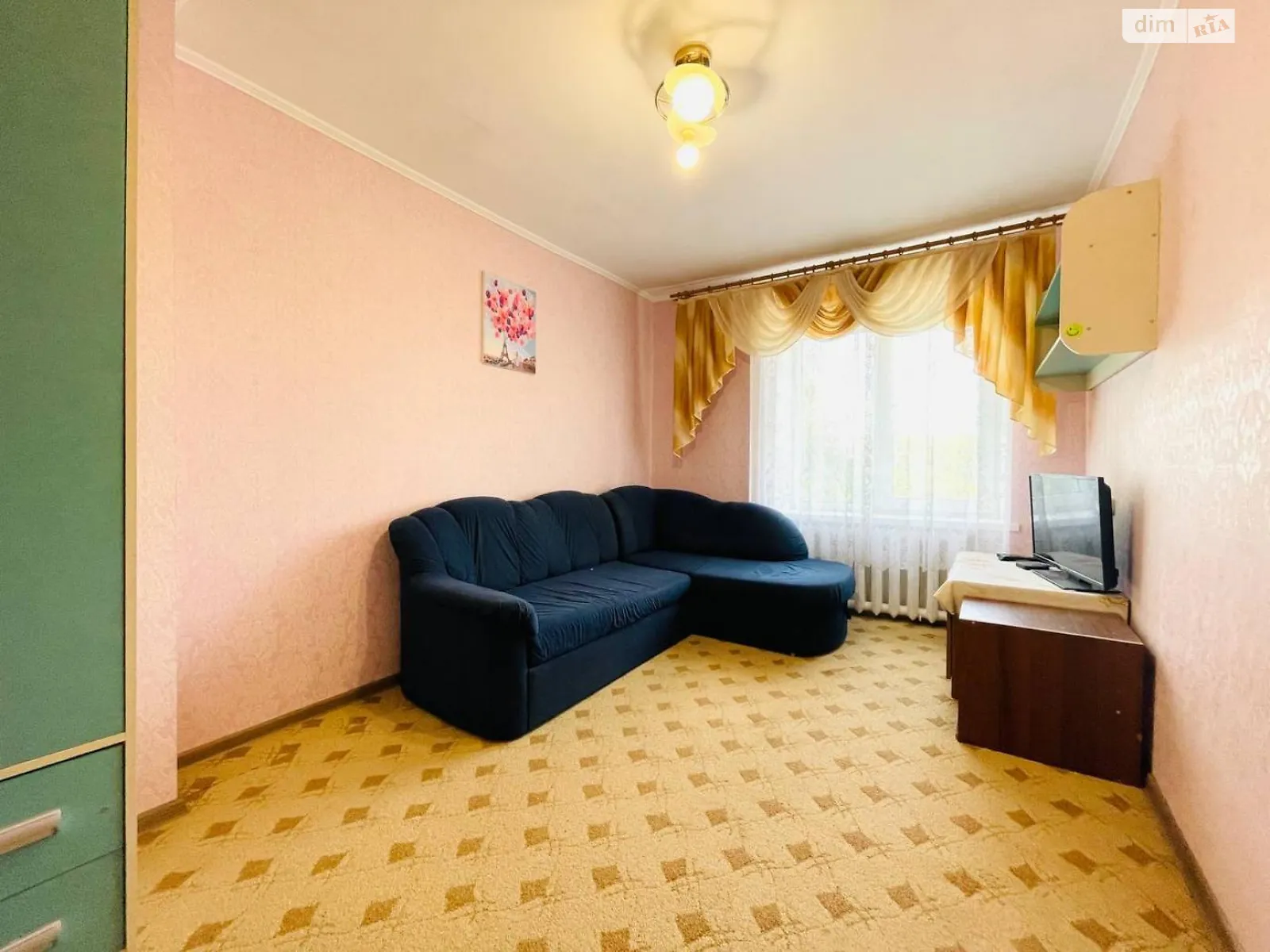 Продається 2-кімнатна квартира 45 кв. м у Івано-Франківську, вул. Тисменицька, 246