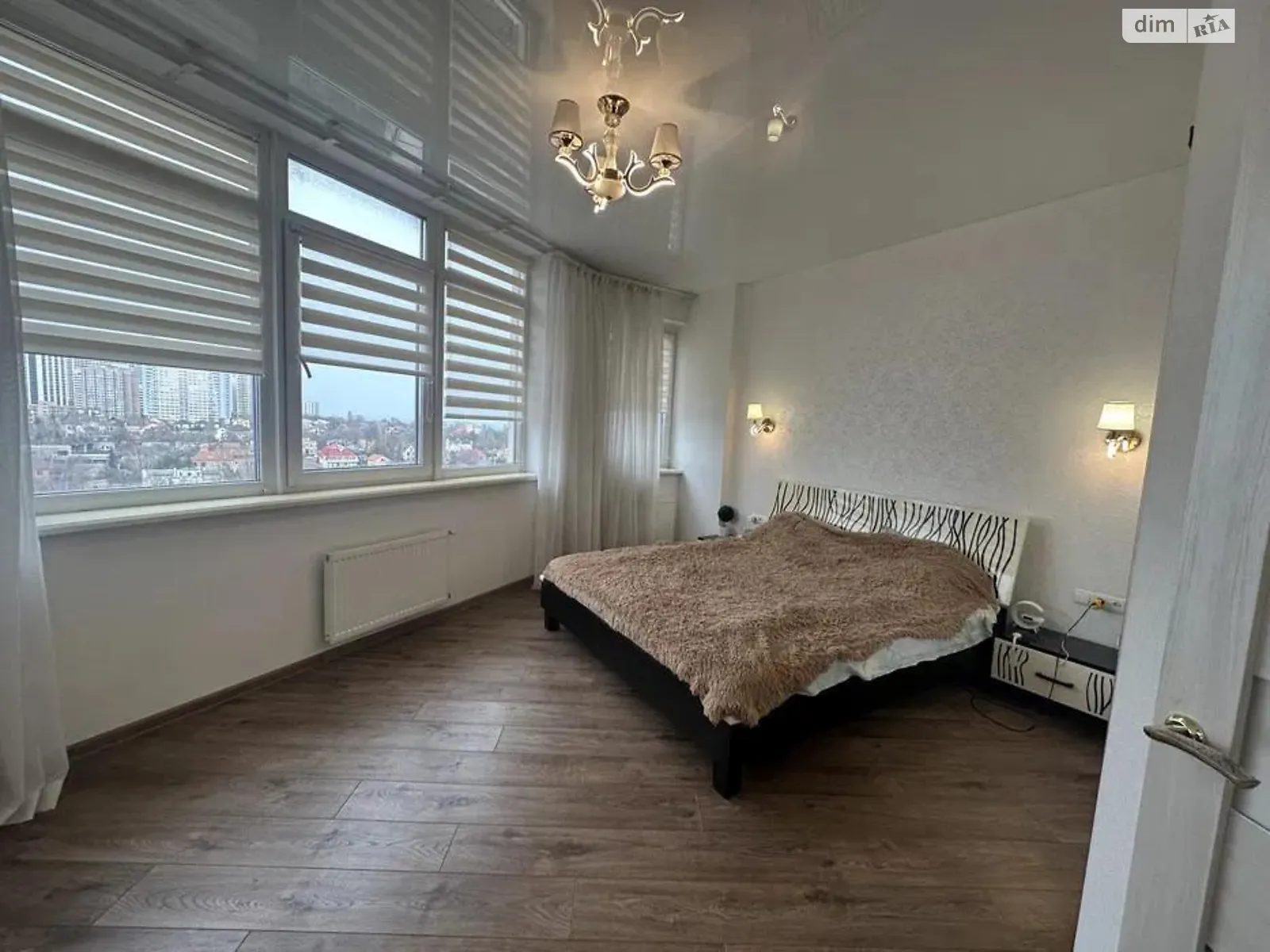 Продається 2-кімнатна квартира 66 кв. м у Одесі, цена: 70000 $