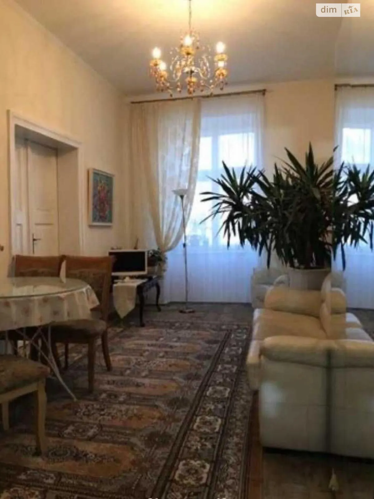 Продается 2-комнатная квартира 75 кв. м в Львове