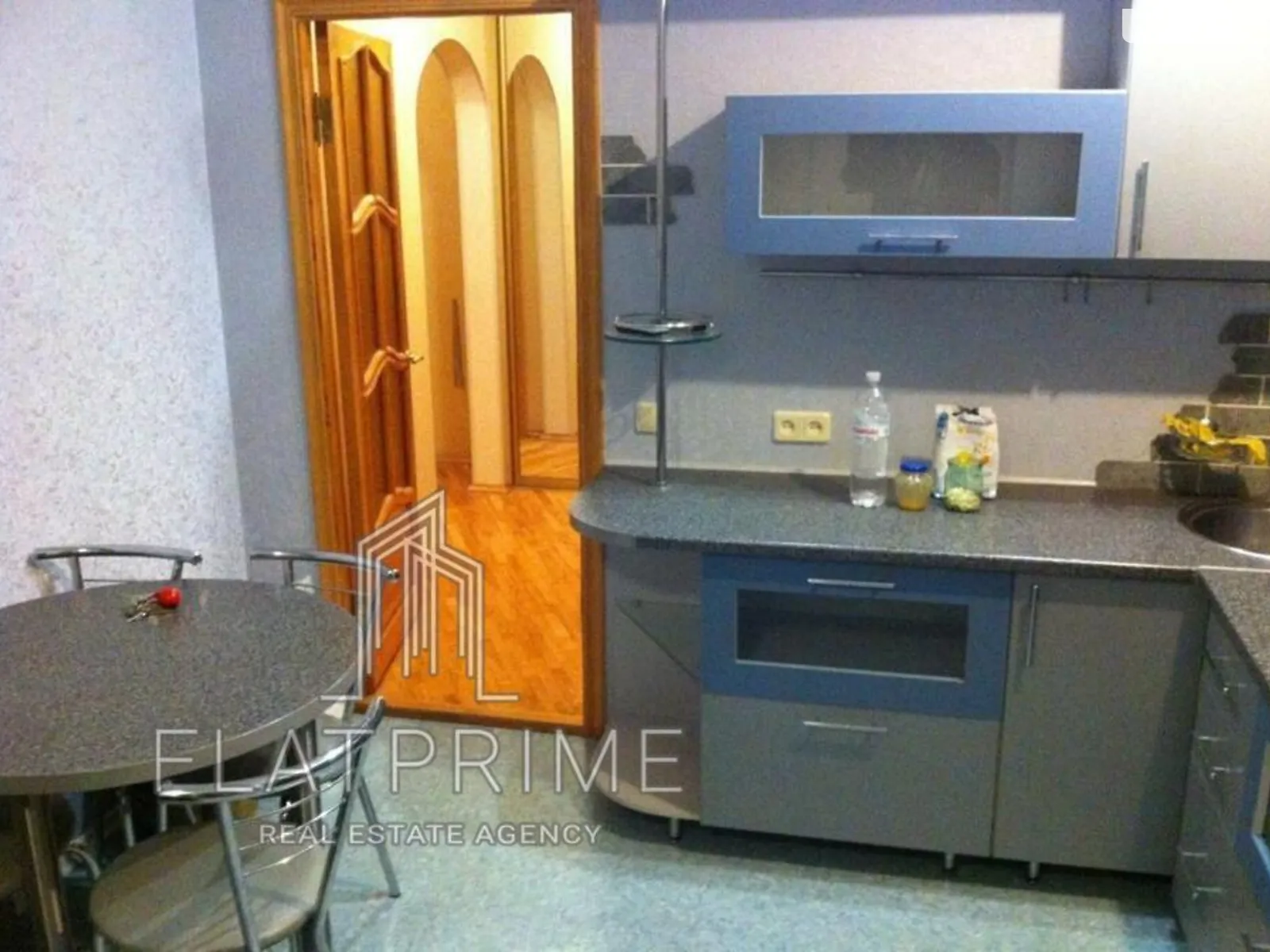Продается 1-комнатная квартира 40 кв. м в Киеве, ул. Анны Ахматовой, 43 - фото 1