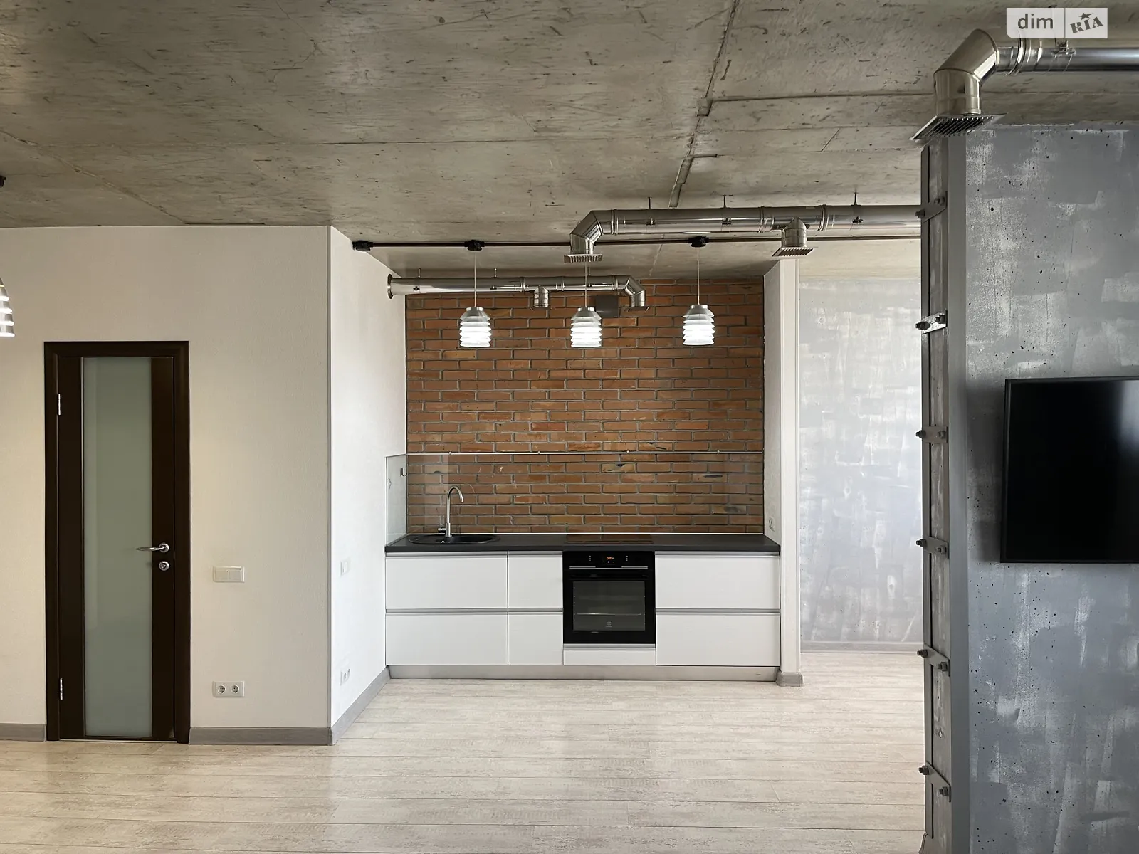 Продается 1-комнатная квартира 47 кв. м в Одессе, ул. Якова Бреуса, 63/1 - фото 1