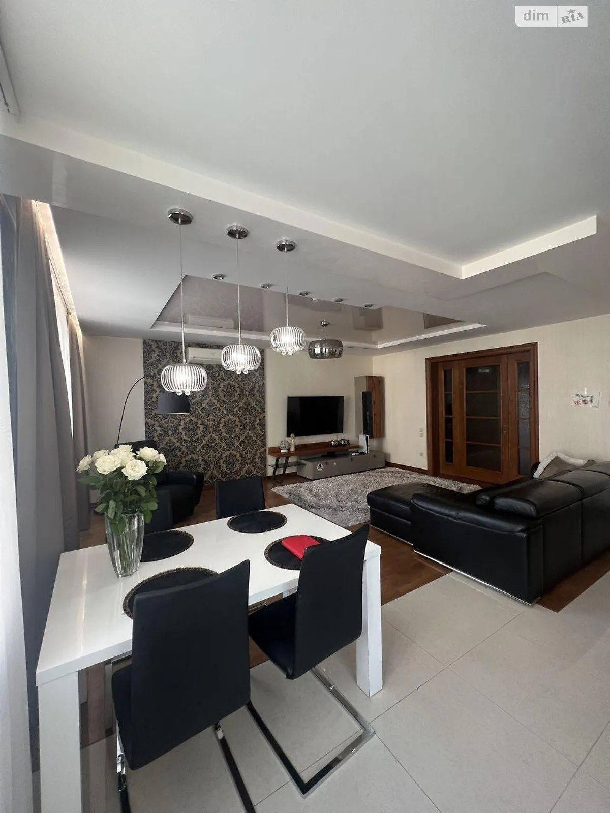 Продается 3-комнатная квартира 117 кв. м в Львове