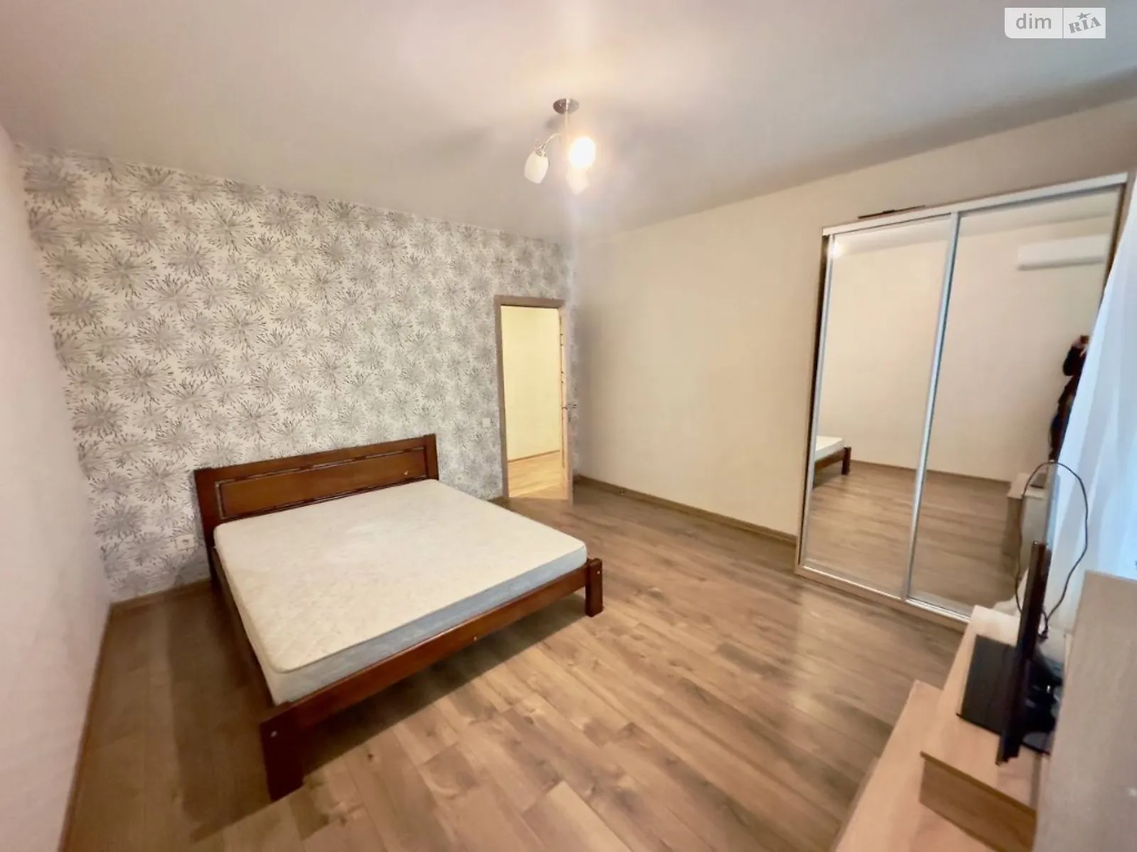 Продается 2-комнатная квартира 55 кв. м в Одессе, ул. Новосельского, 32