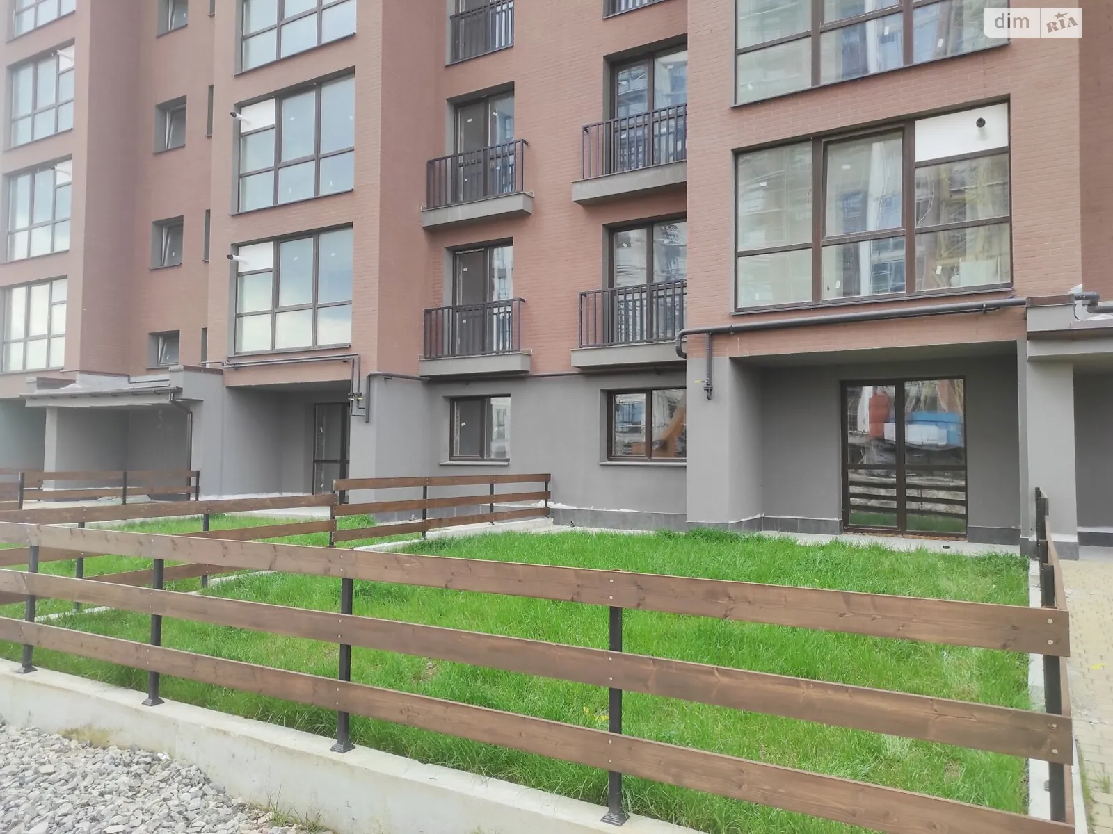 Продается 1-комнатная квартира 43 кв. м в Ивано-Франковске, цена: 29000 $
