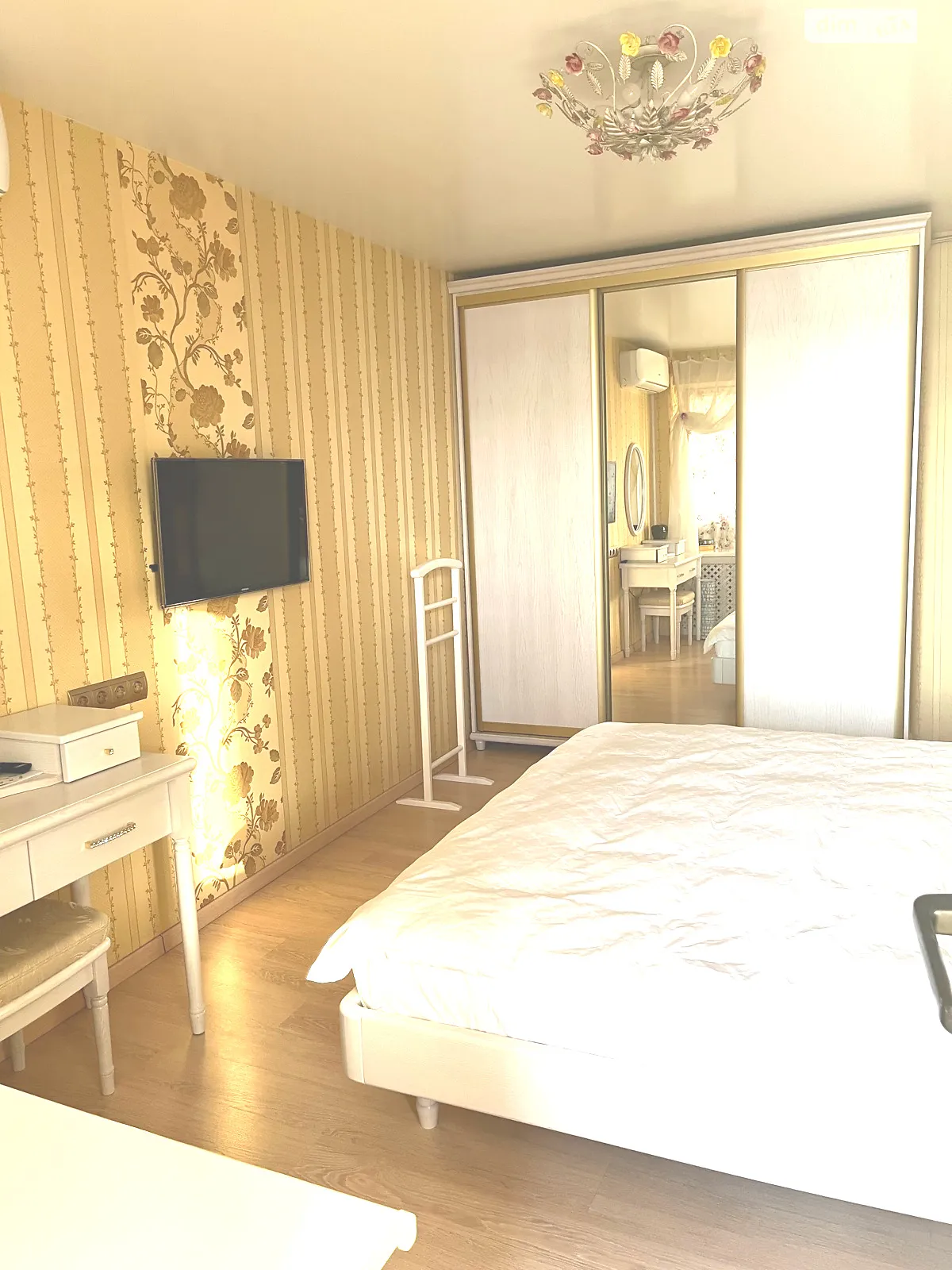 3-кімнатна квартира 64 кв. м у Запоріжжі, цена: 11000 грн