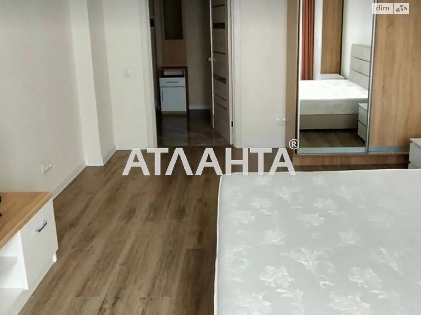 Продається 1-кімнатна квартира 53.2 кв. м у Львові