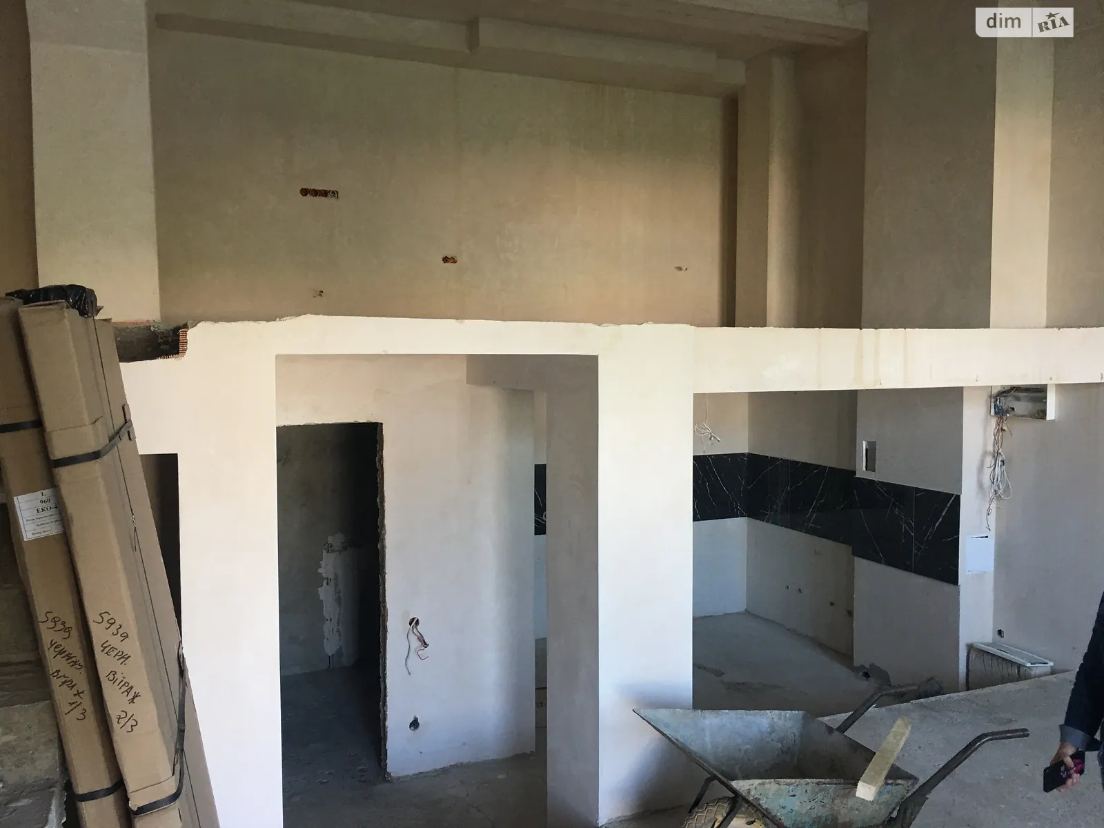Продается 2-комнатная квартира 68 кв. м в Черновцах, ул. Прутская, 29Б - фото 1