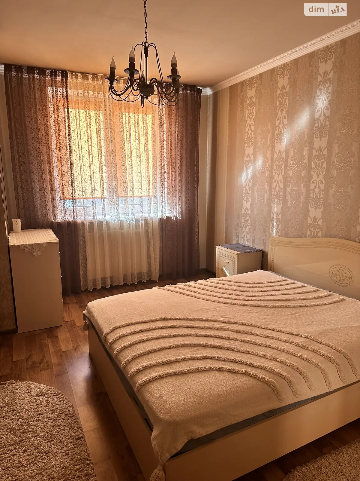 Продается 2-комнатная квартира 65 кв. м в Ужгороде, ул. Климпуша, 9