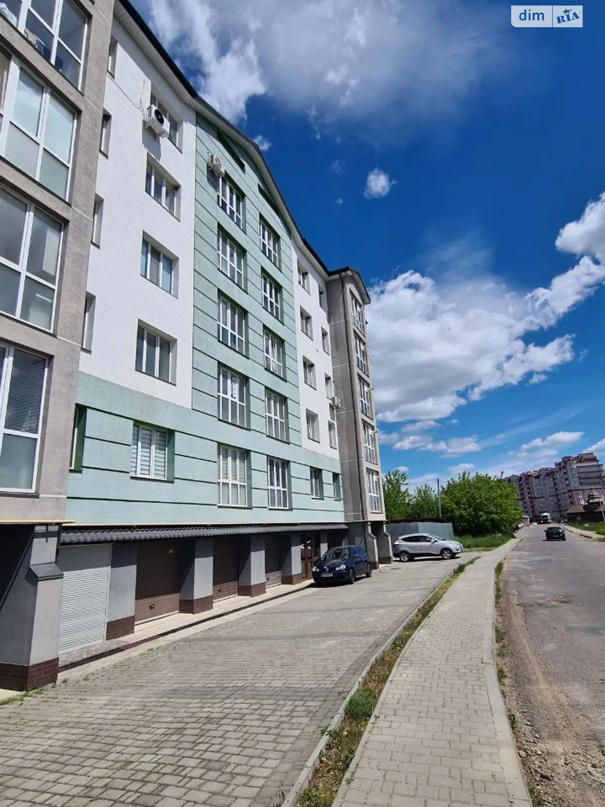 Продается 2-комнатная квартира 68 кв. м в Ивано-Франковске, ул. Пасечная, 63 - фото 1