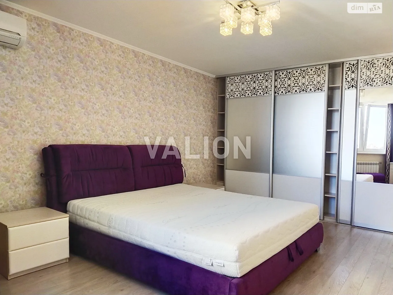 Продается 3-комнатная квартира 83.4 кв. м в Киеве, ул. Урловская, 23Б - фото 1