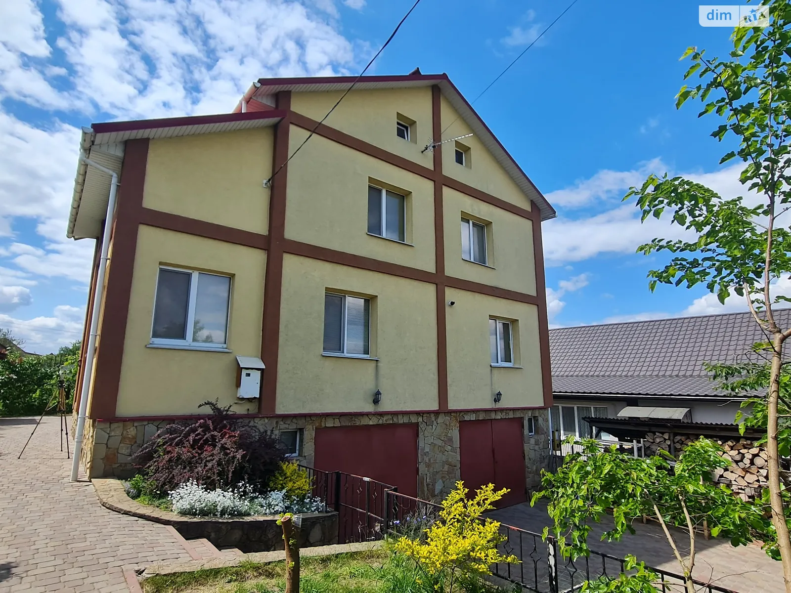 Продается дом на 2 этажа 144.2 кв. м с бассейном, цена: 160000 $ - фото 1