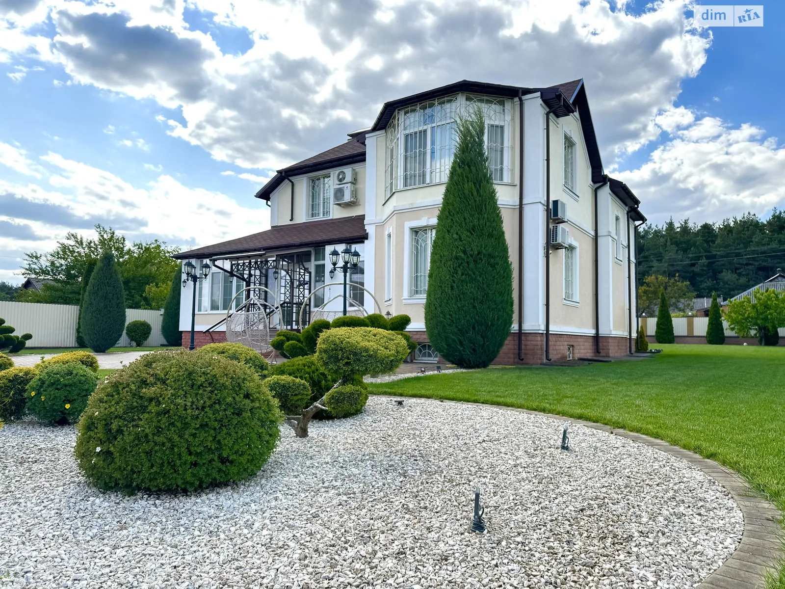 Продается дом на 2 этажа 296.2 кв. м с подвалом, цена: 420000 $ - фото 1
