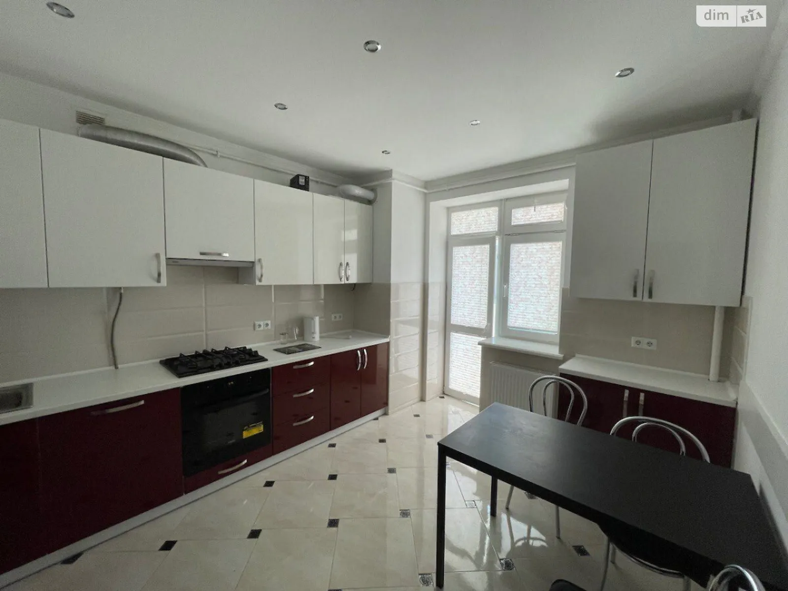 Сдается в аренду 1-комнатная квартира 49 кв. м в Львове, ул. Хмельницкого Богдана - фото 1