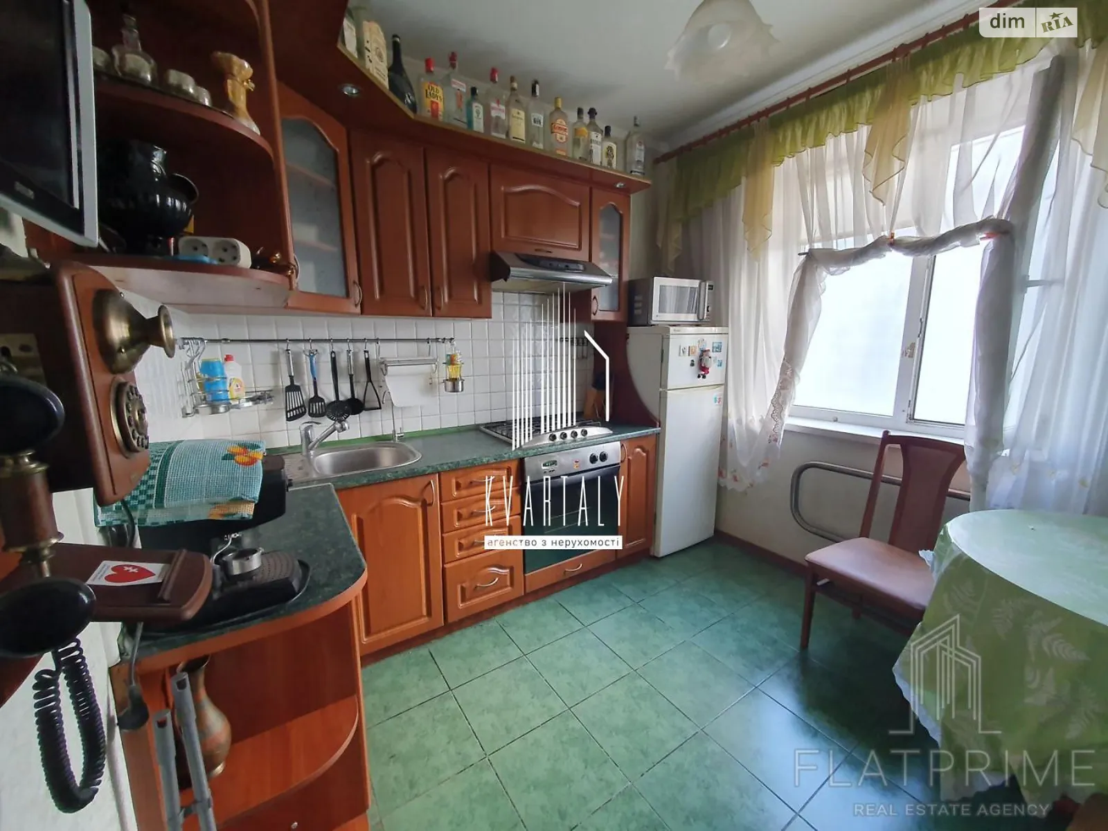 Продается 2-комнатная квартира 52 кв. м в Киеве, ул. Драгоманова, 42А