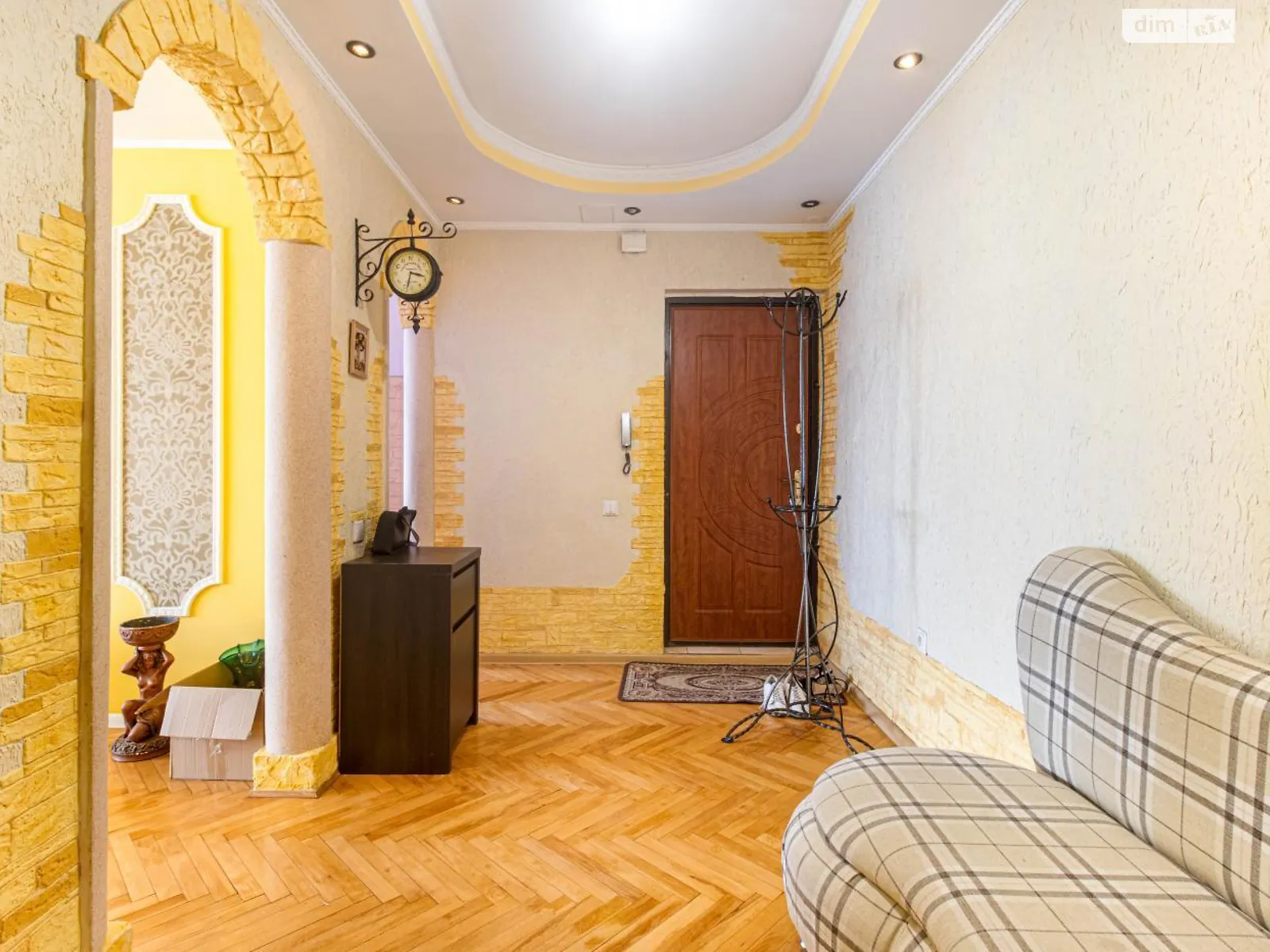 Продается 3-комнатная квартира 70 кв. м в Львове, ул. Довженко Александра, 10