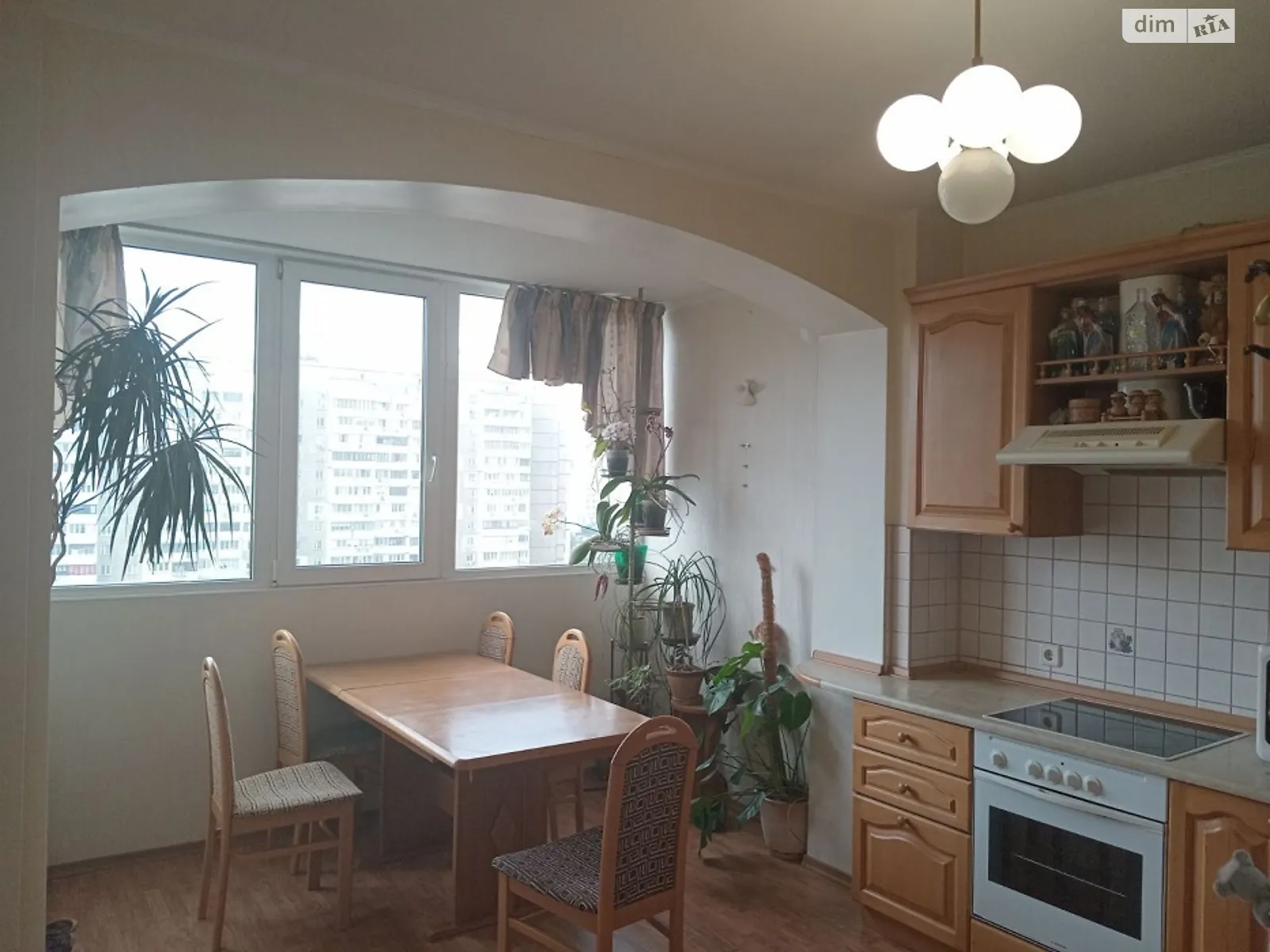 Продается 3-комнатная квартира 82 кв. м в Киеве, ул. Анны Ахматовой, 15 - фото 1