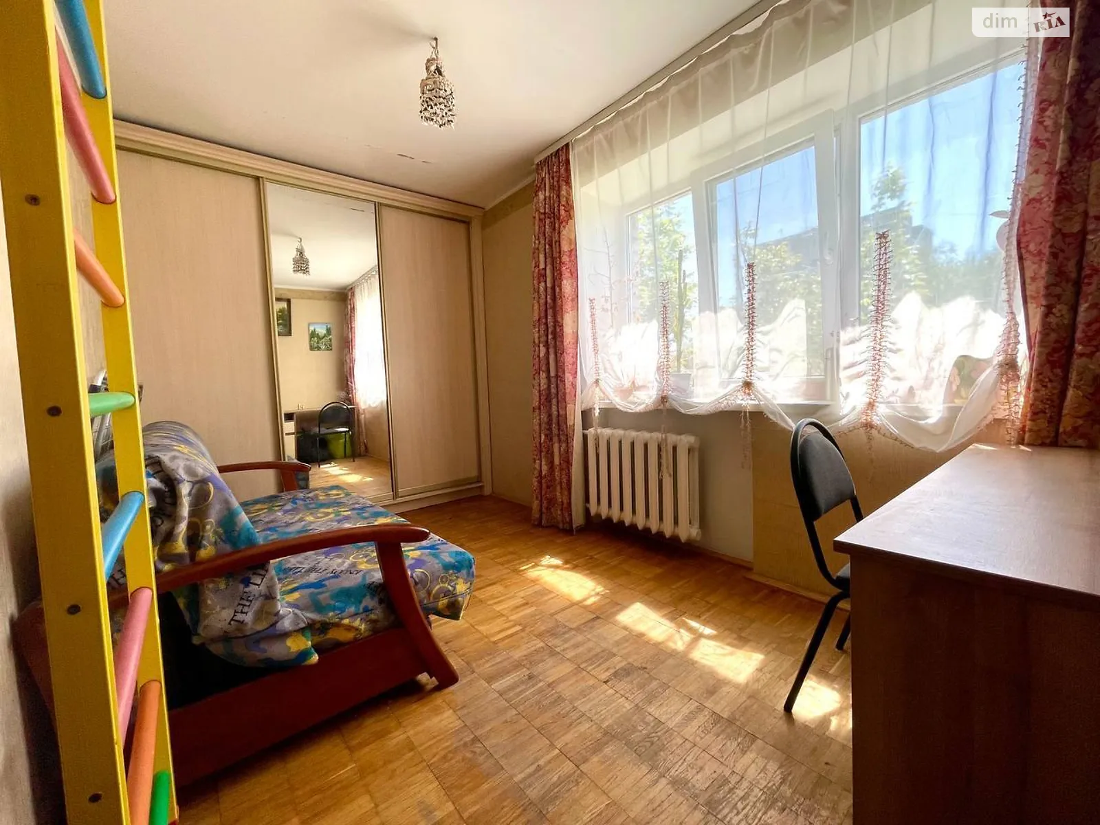 Продається 3-кімнатна квартира 50 кв. м у Львові