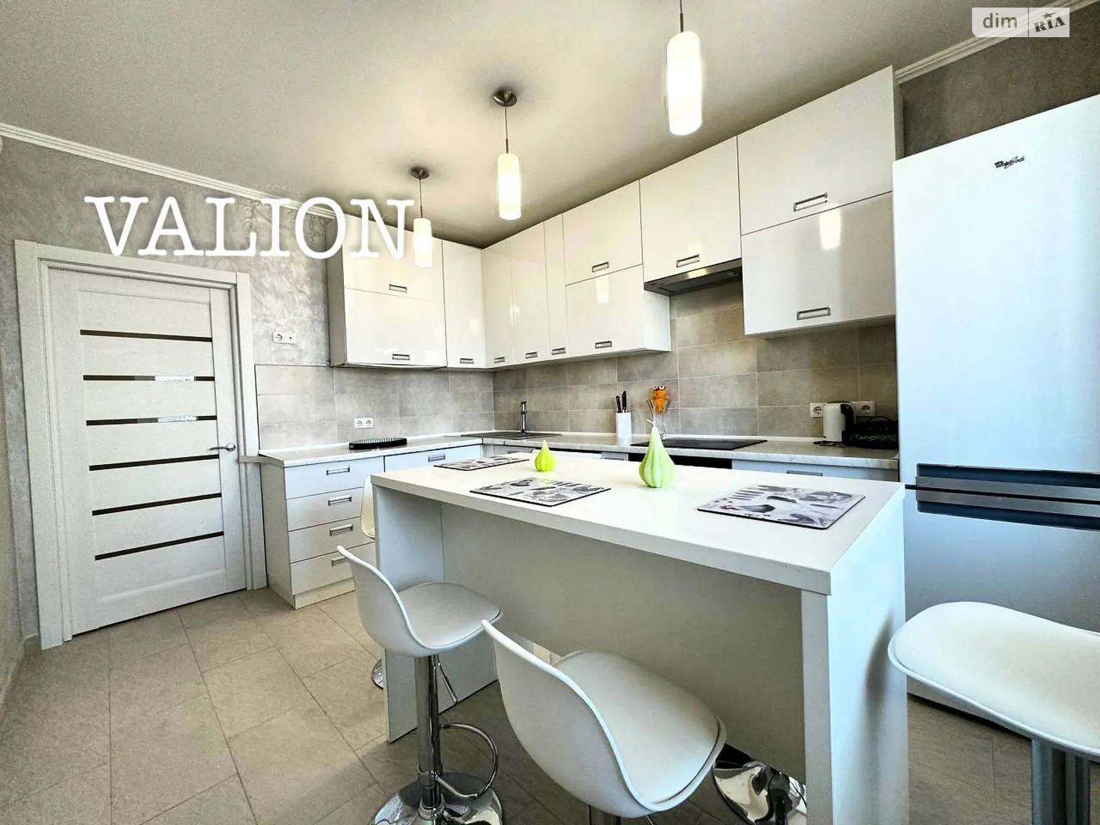 Продается 2-комнатная квартира 103 кв. м в Киеве, ул. Срибнокильская, 2А - фото 1